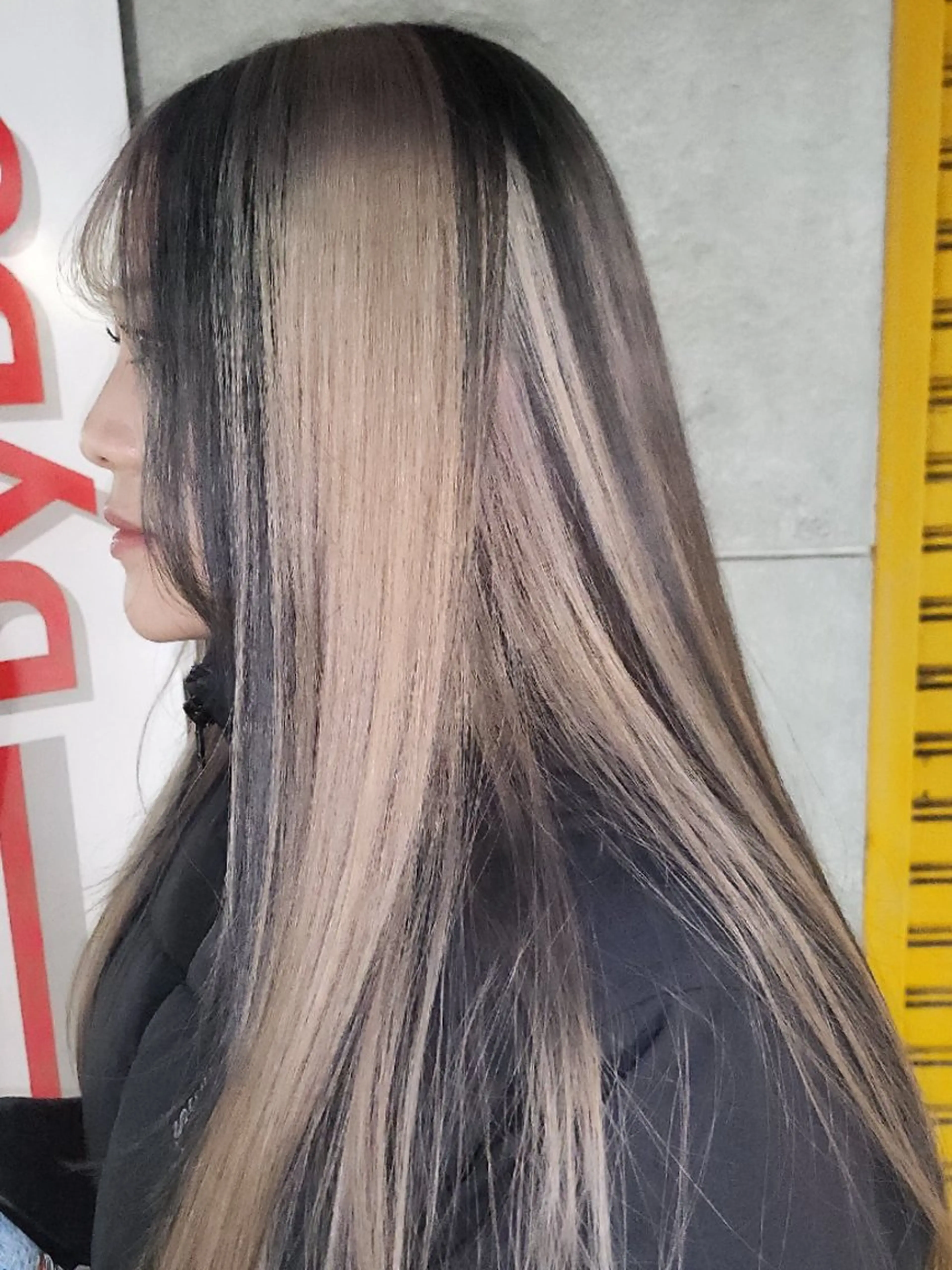 カラー ロング デザインカラー ヘアカラー トリートメント LYLICK所属・ケアブリーチ特化 same 🦈のヘアスタイル