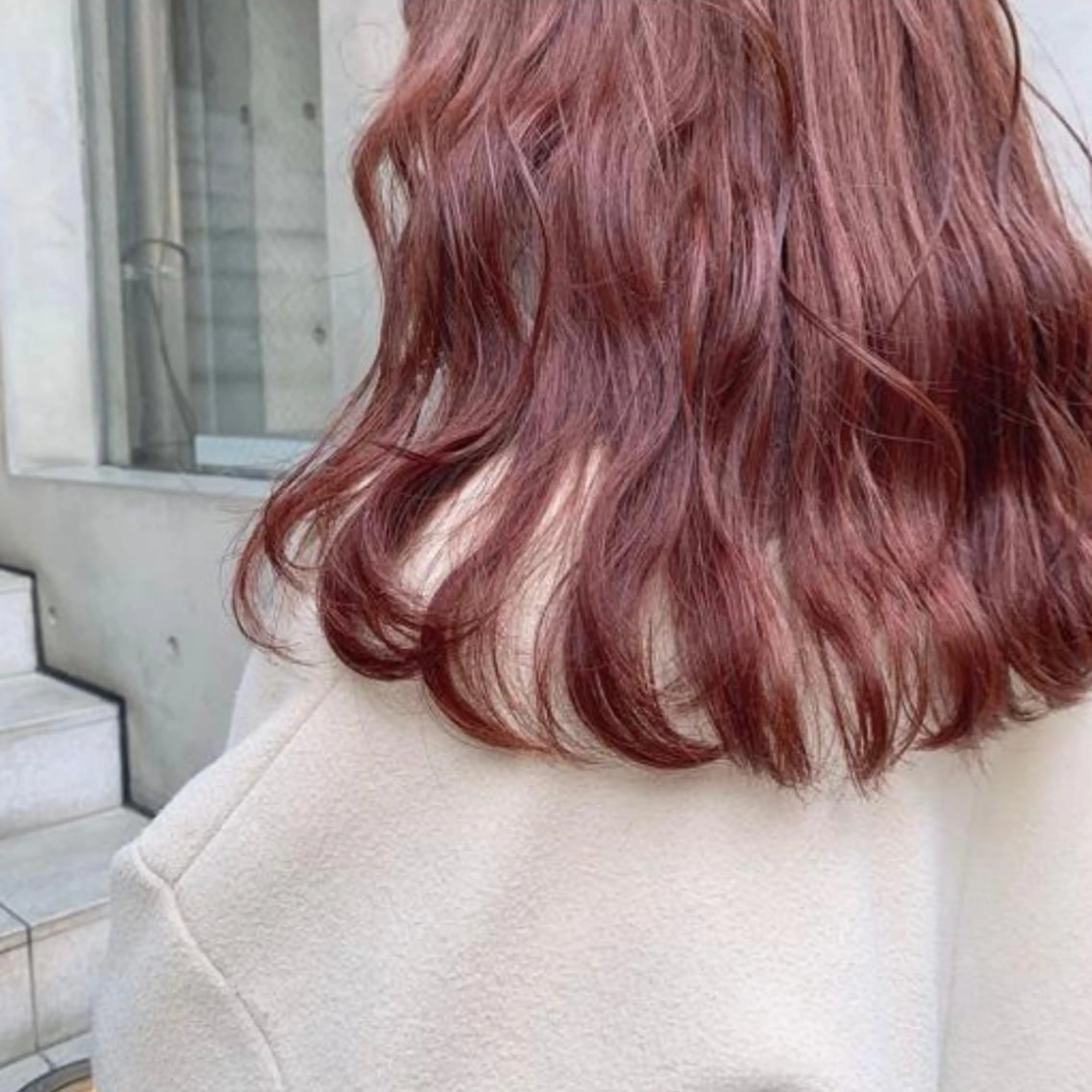 ロング カラー ヘアカラー トリートメント 暖色/まろベージュ/ シカタユウカのヘアスタイル