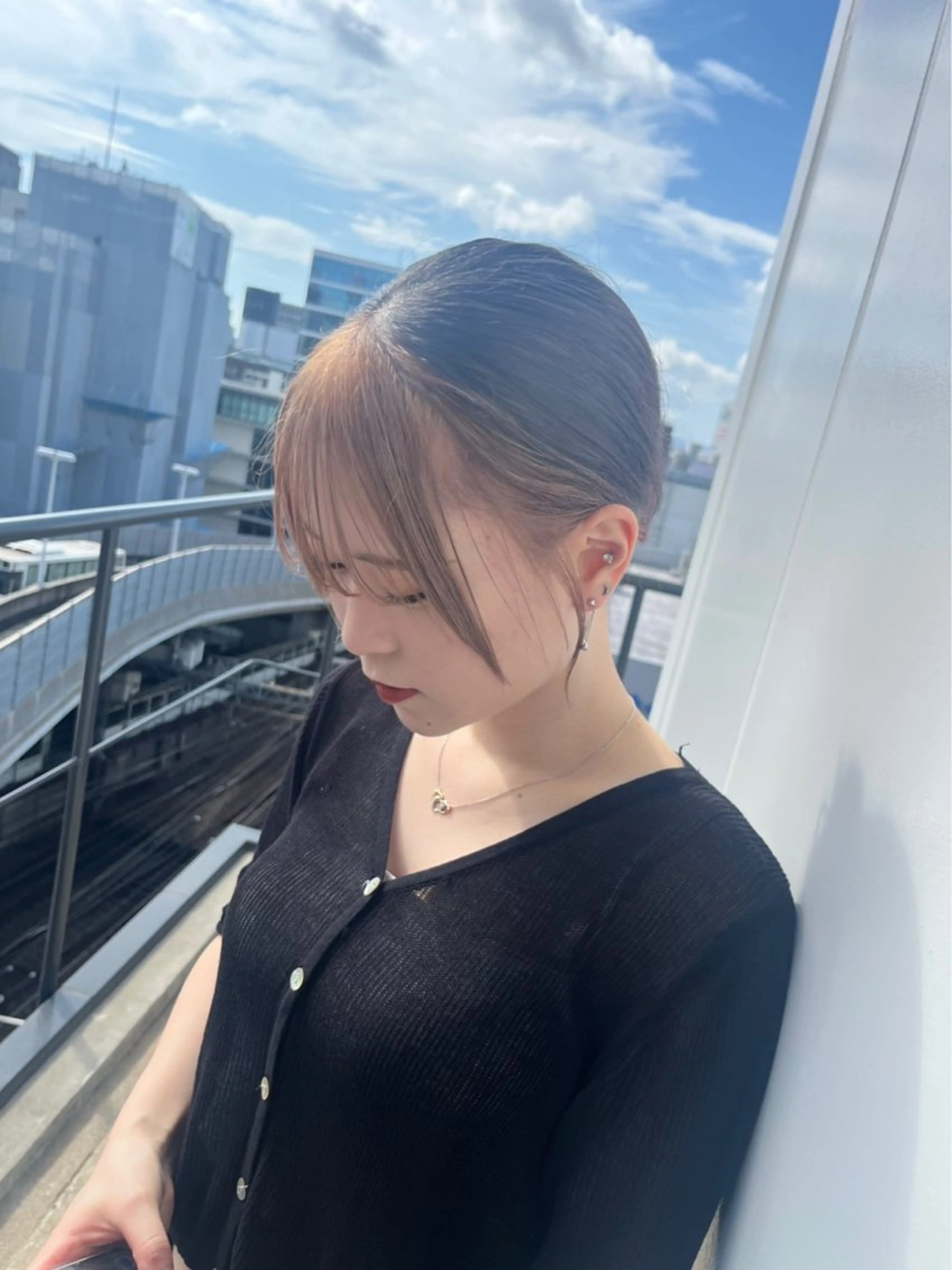 カラー 透明感カラー🩵🩵 韓国ヘアkanatoのヘアスタイル