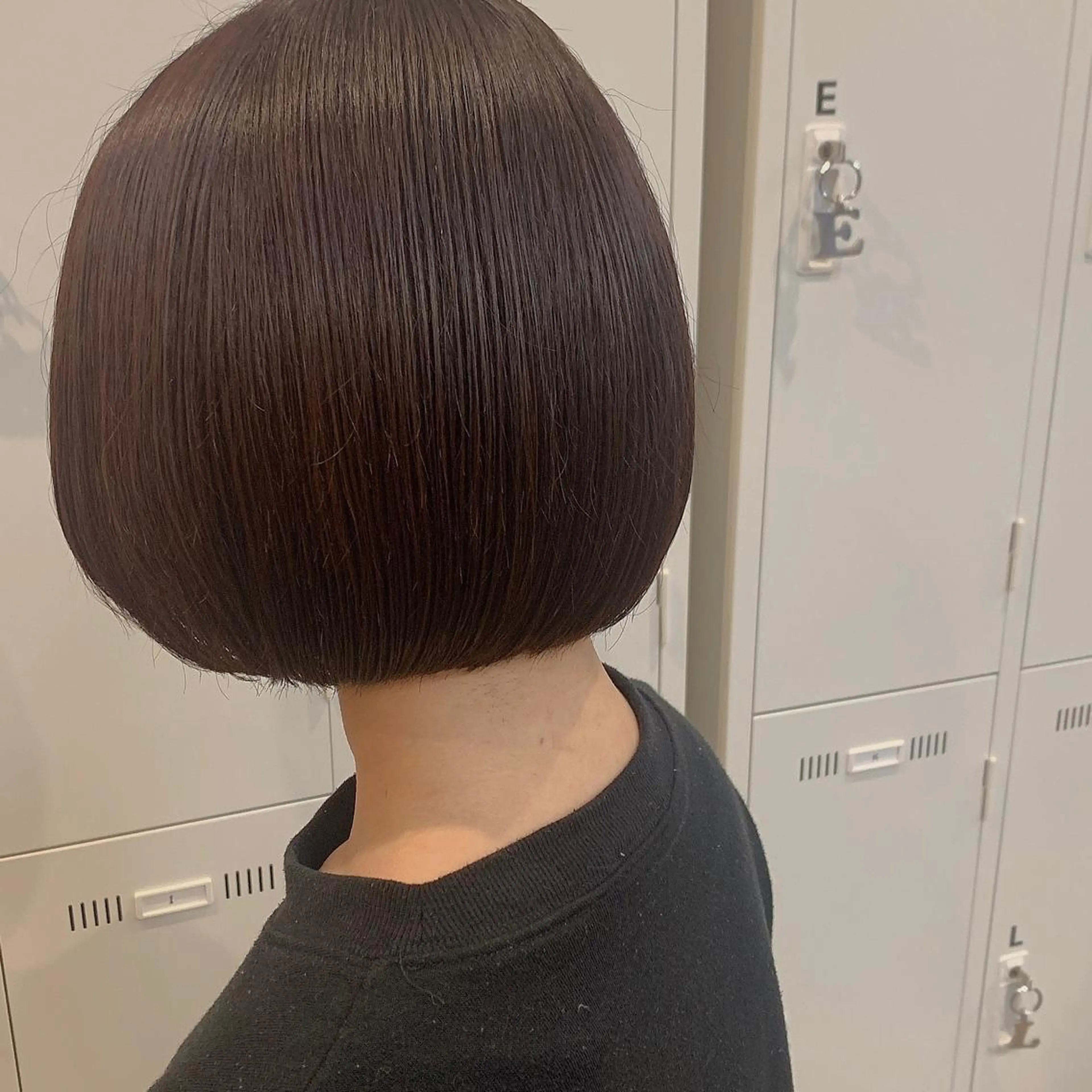 ショート カット NUMBER_ ユイナのヘアスタイル