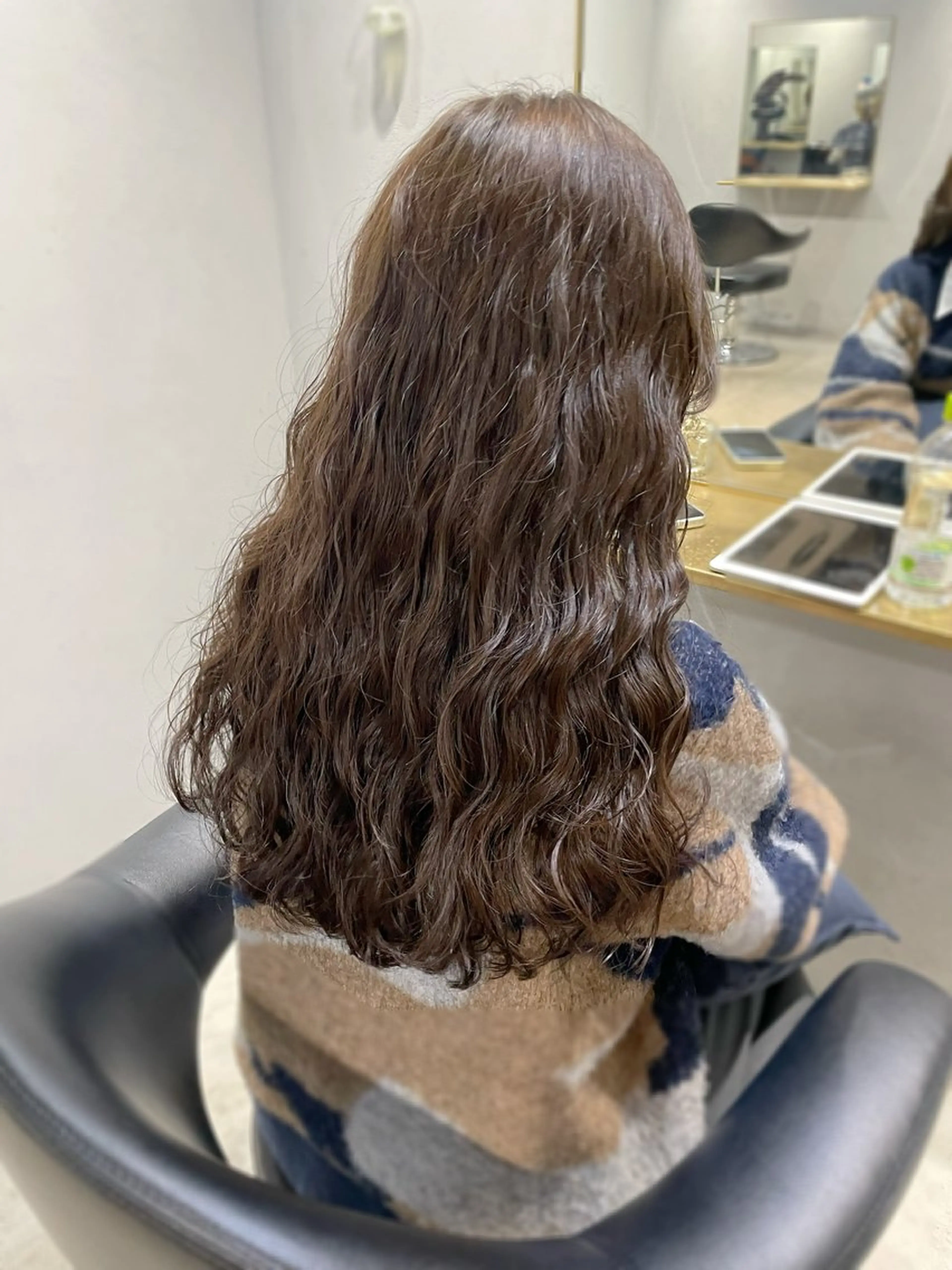 ロング カラー パーマ ロング カット ヘアカラー パーマ トリートメント 【arc】Ruri コテ巻き風パーマのヘアスタイル