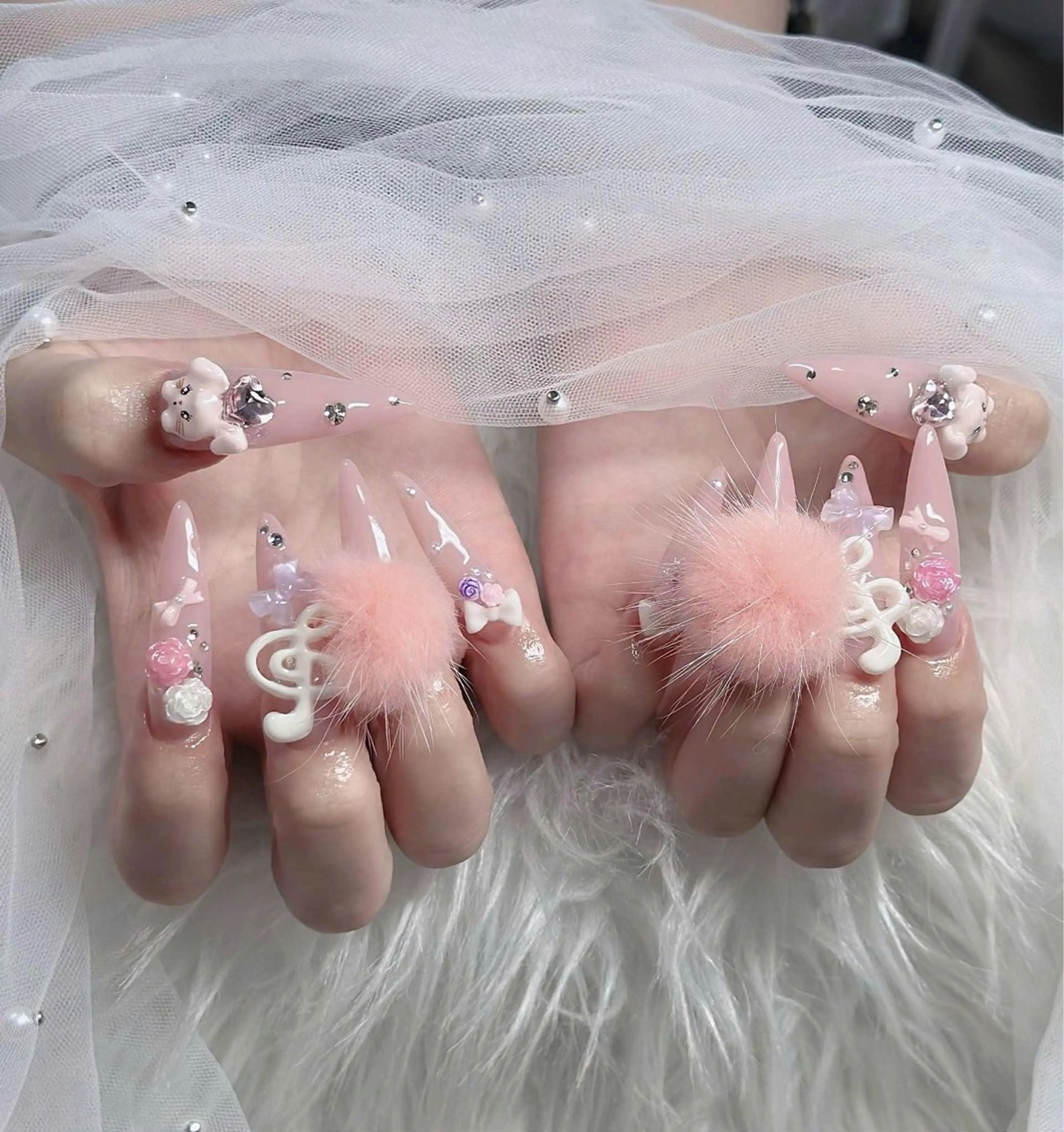 ネイル オーロラネイル フレンチネイル ジェルネイル ハロウィン キラキラネイル ハンドネイル H.baby Nail Salonのネイルデザイン