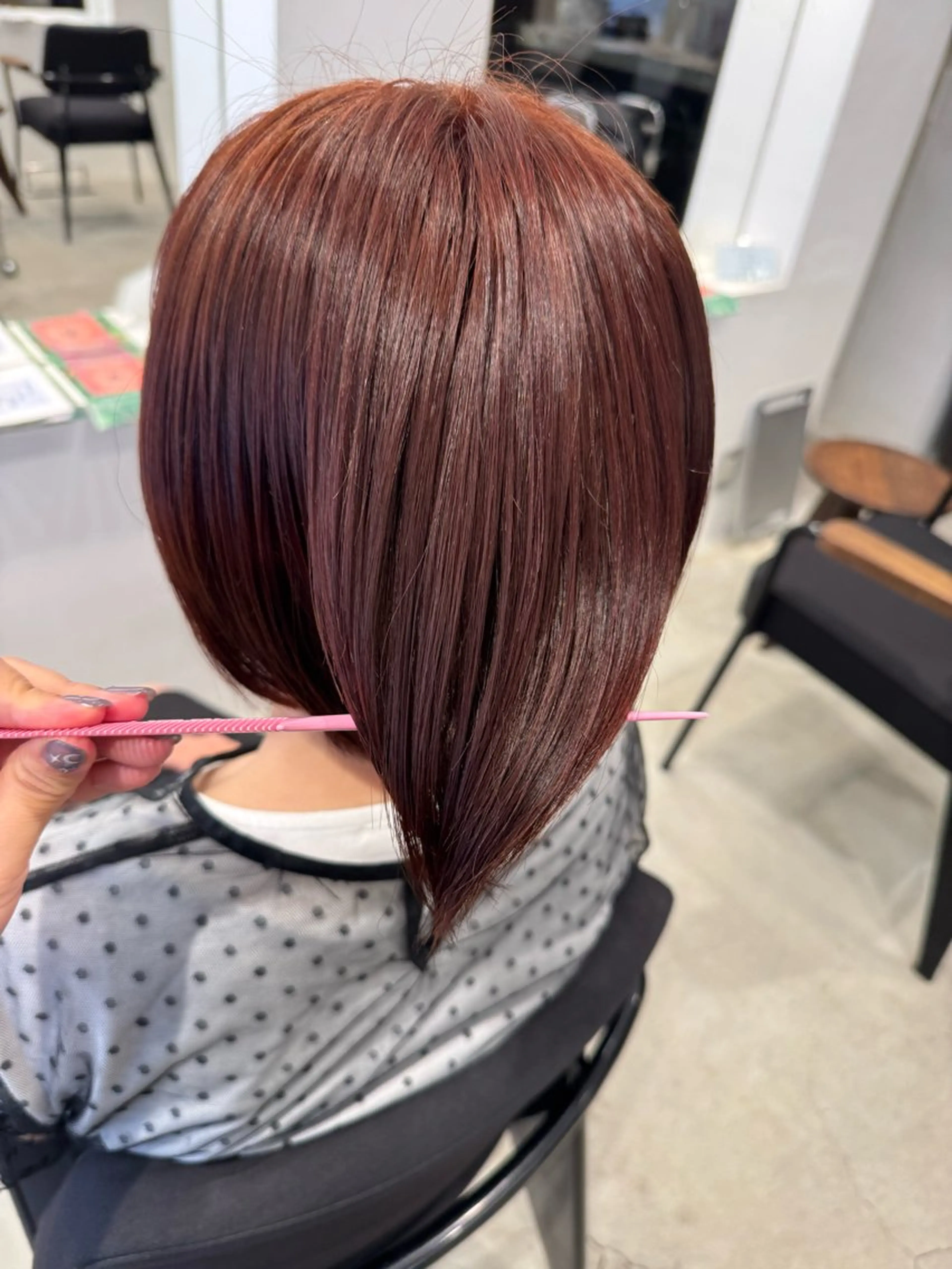 ショート カラー 黒髪 ダブルカラー 萩原 紗妃のヘアスタイル