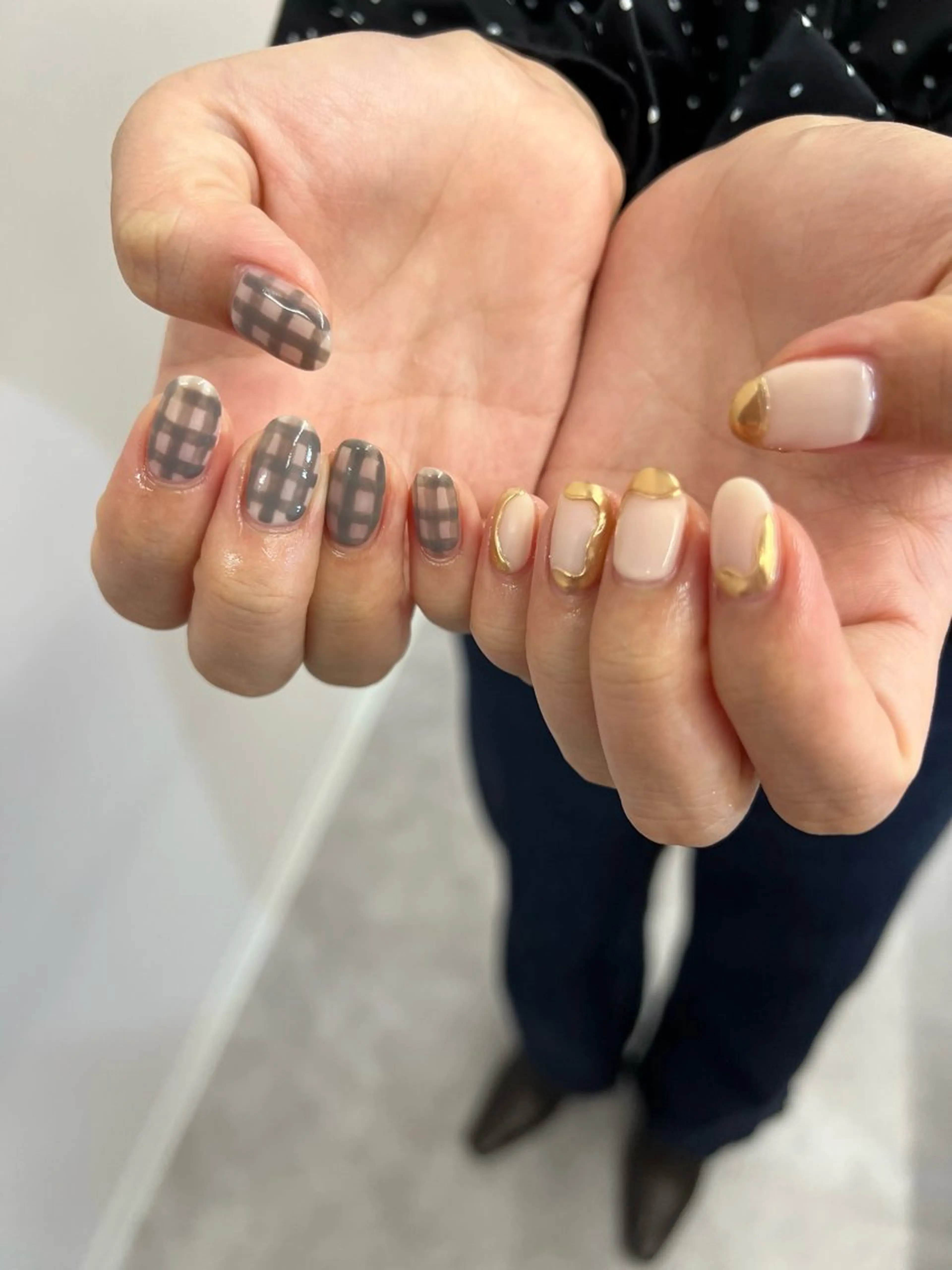 ネイル ジェルネイル ゴールド 韓国ネイル マグネットネイル ミラーネイル ハンドネイル ハンドケア Bana_ Nailのネイルデザイン