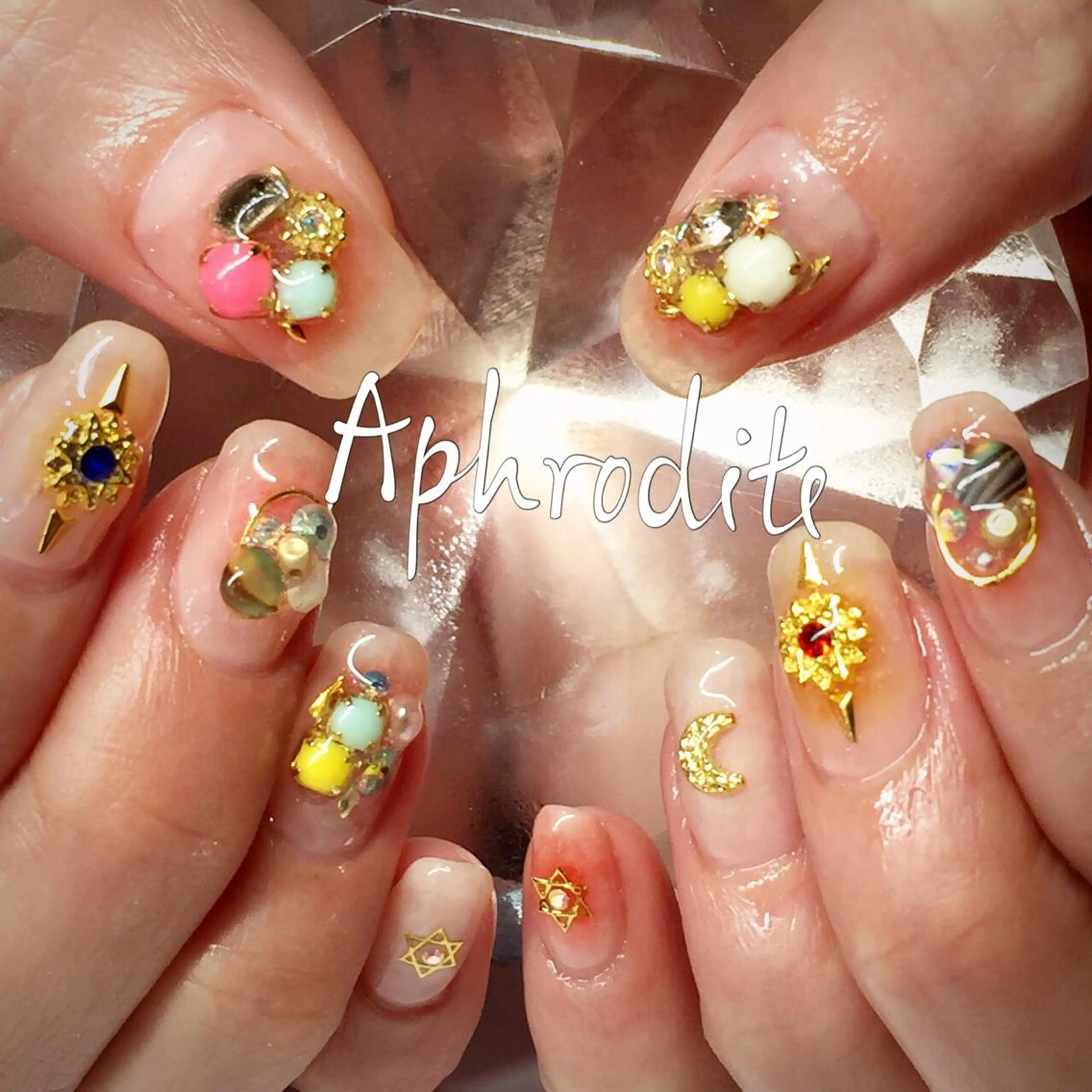 ショート ネイル APHRODITE Nagisaのネイルデザイン