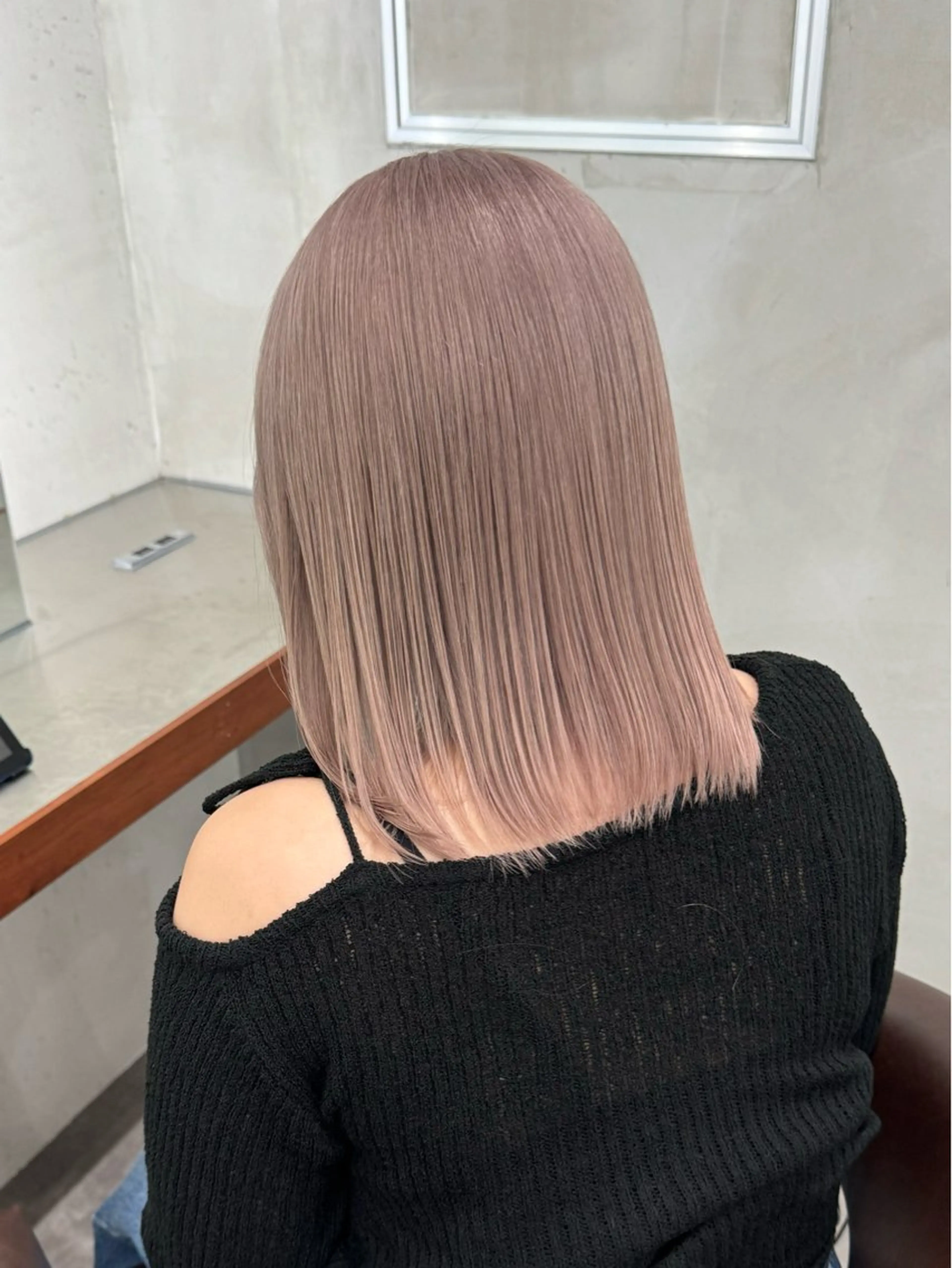 ミディアム カラー アッシュ ベージュカラー ブリーチ ブロンド ブラウンカラー カット ヘアカラー トリートメント nico TOKYO 渋谷所属・ハイトーンブリーチ 特化🌈フジタハルキのヘアスタイル
