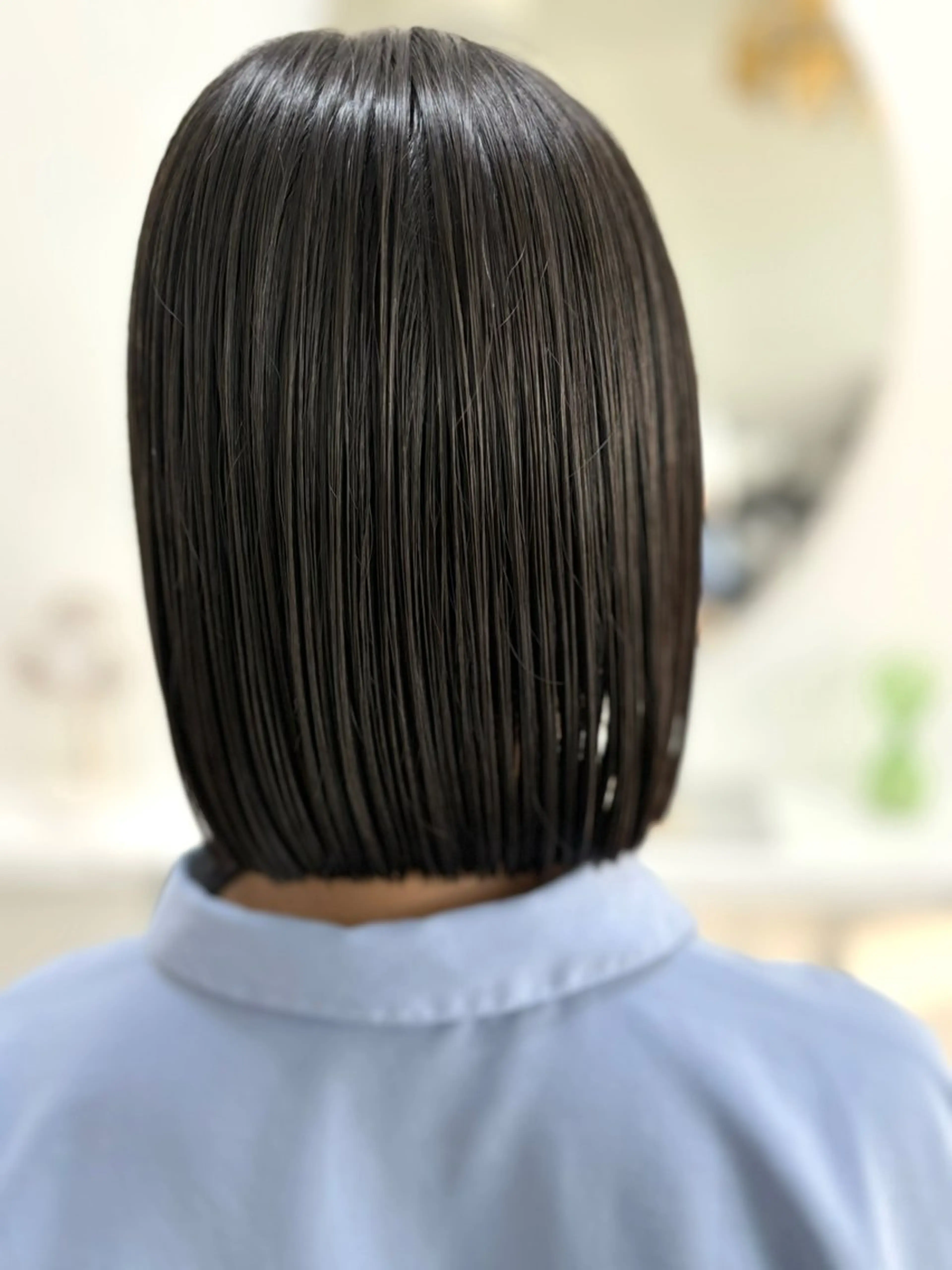 ミディアム ボブ tranq meguのヘアスタイル