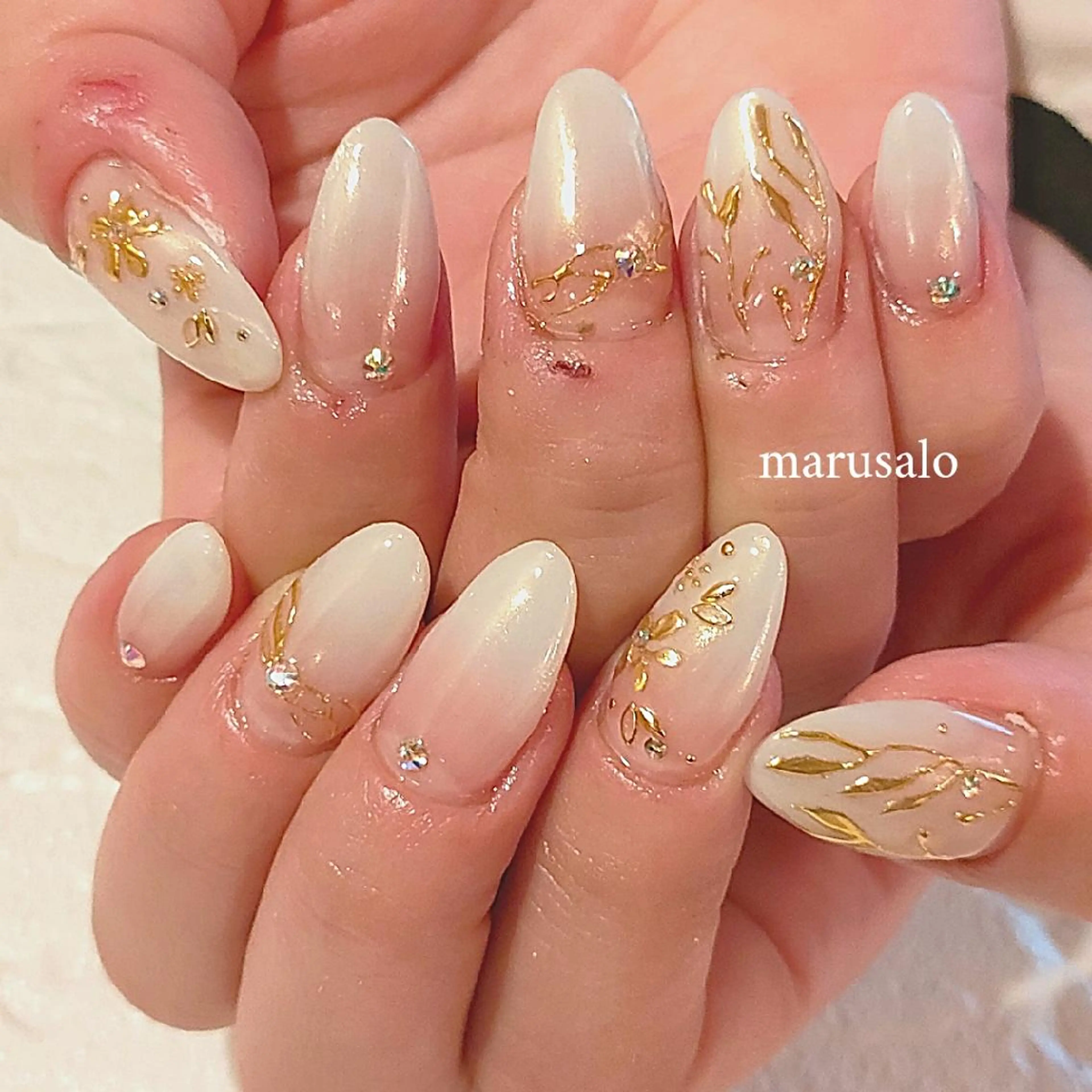 ネイル フラワーネイル グラデーション ミラーネイル スカルプネイル ストーンネイル ハンドネイル marusalo nailのネイルデザイン