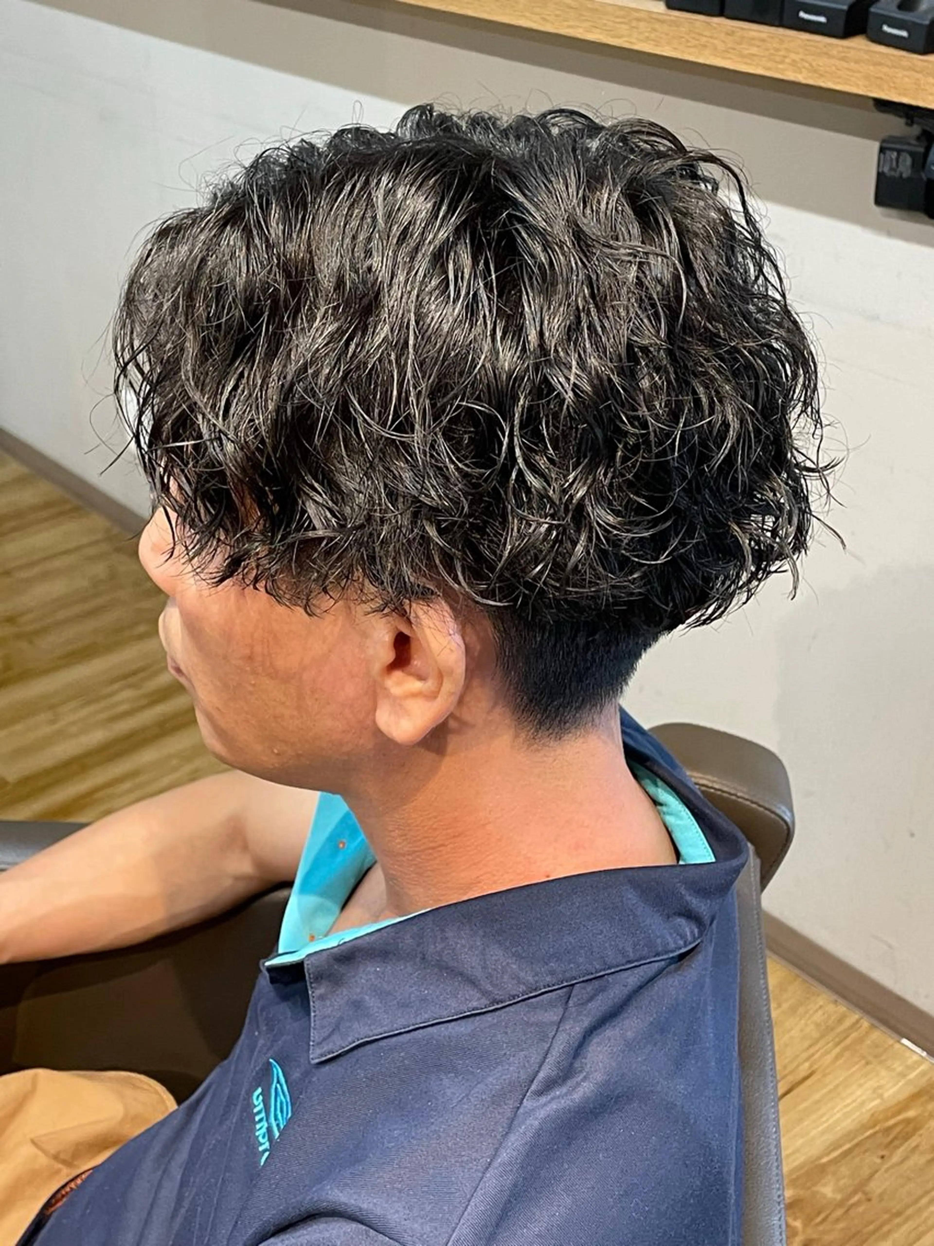 メンズ センターパート arika オケシ　リョウダイのヘアスタイル