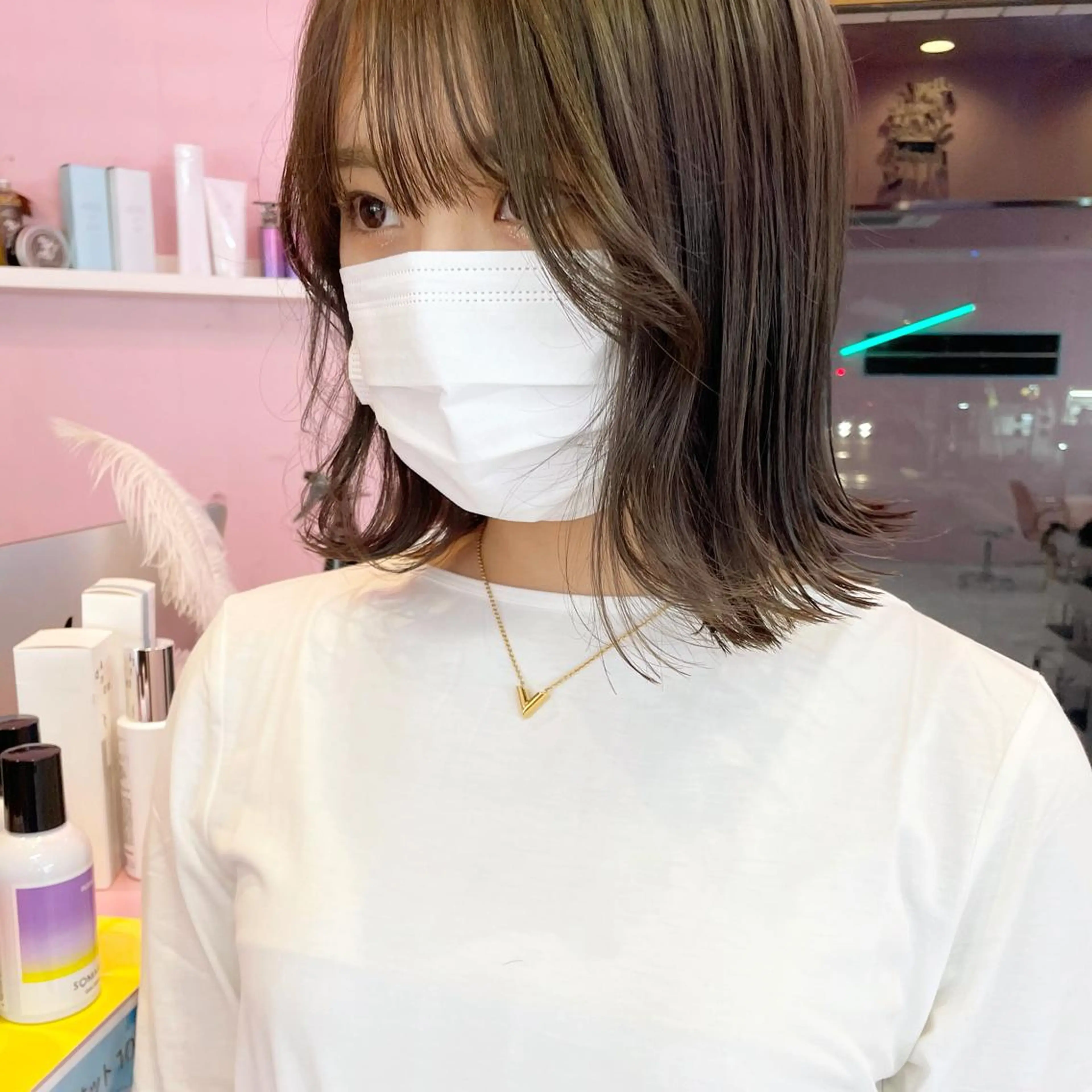 ミディアム カラー ベージュカラー オリーブベージュ おくれ毛 心斎橋/ブリーチ minamiのヘアスタイル