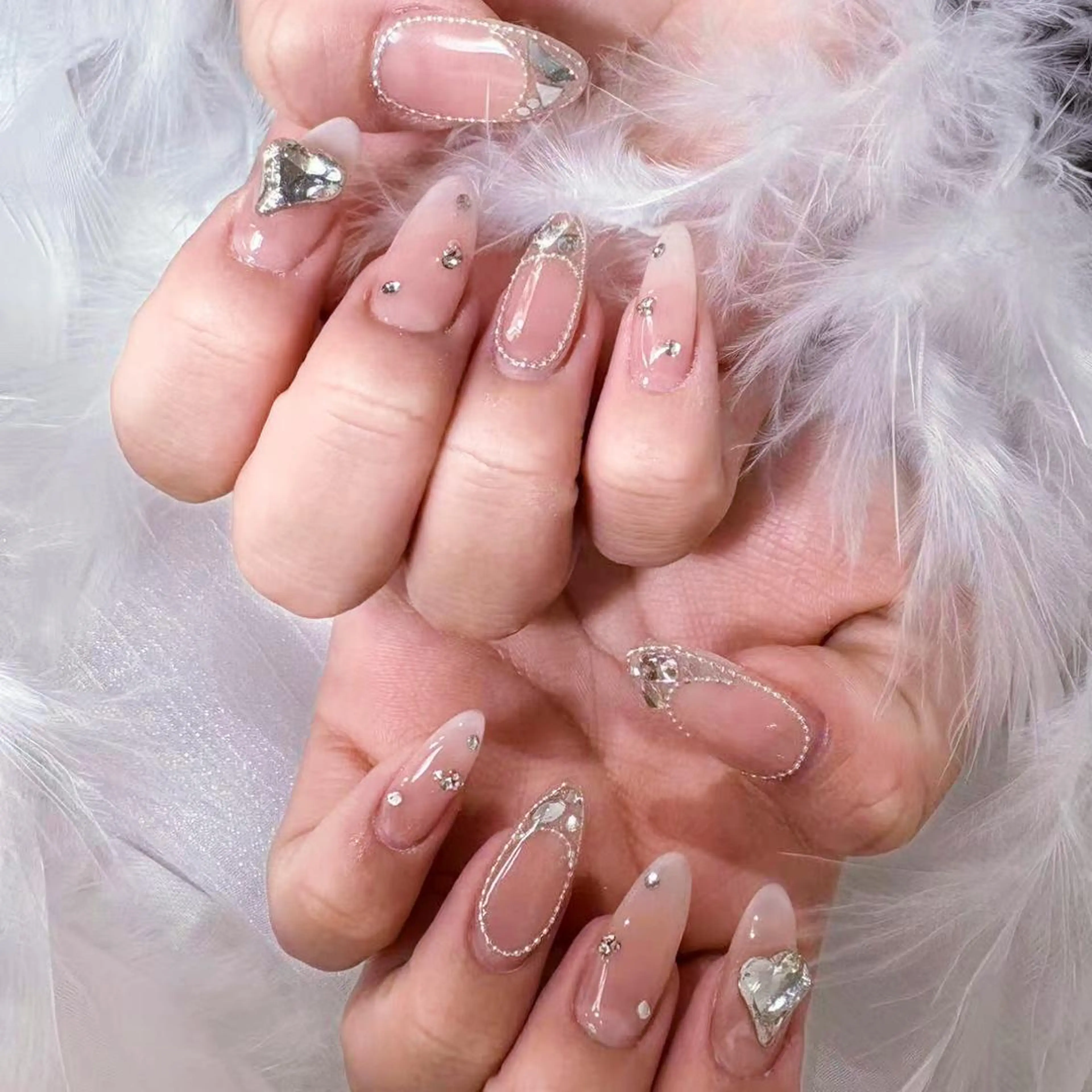 ネイル アートネイル オーロラネイル ガーリー キラキラネイル 韓国ネイル ハンドネイル DIAMOND 💅のネイルデザイン