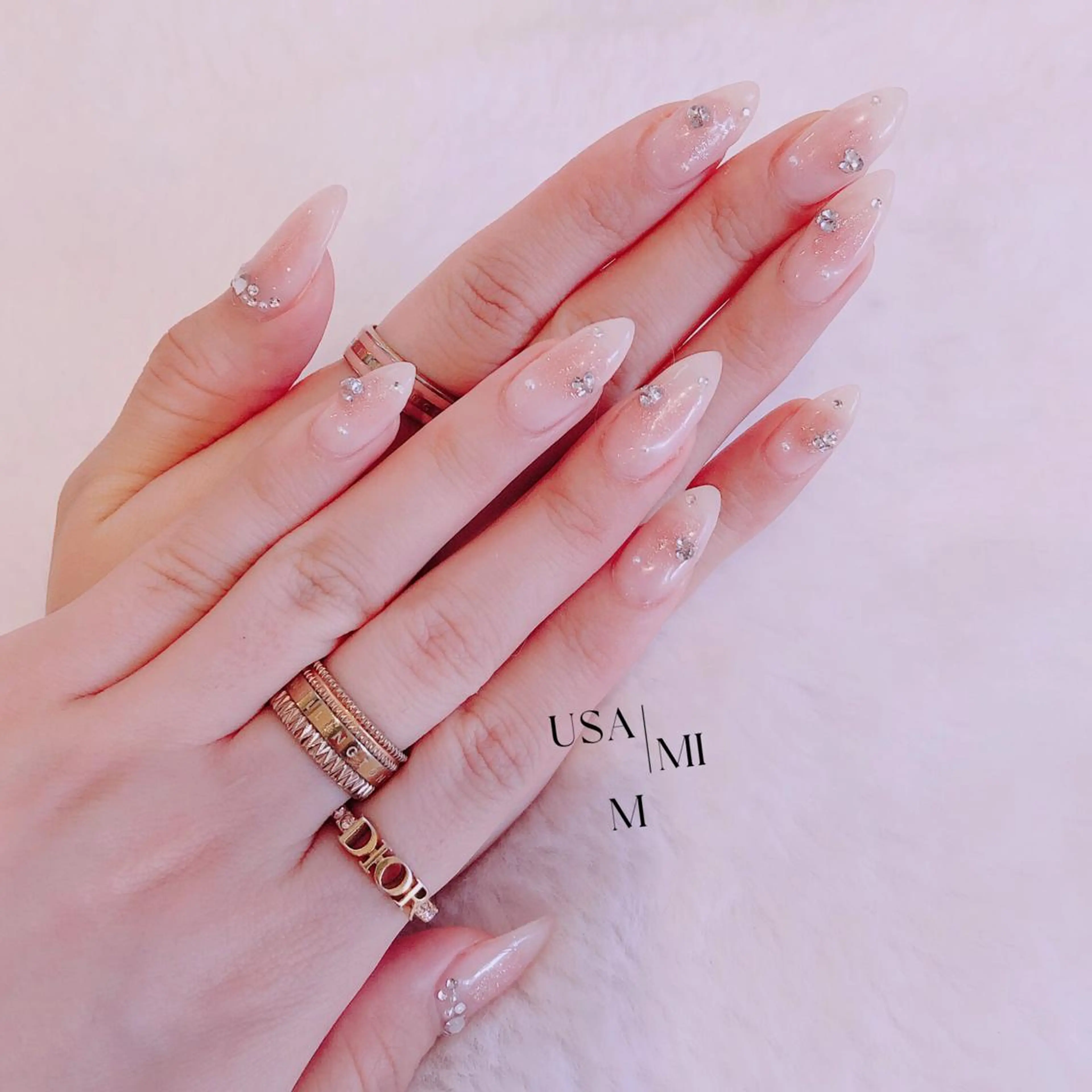 ミディアム ネイル ハンドネイル 💕🐰うさみみ🐰 💕のネイルデザイン