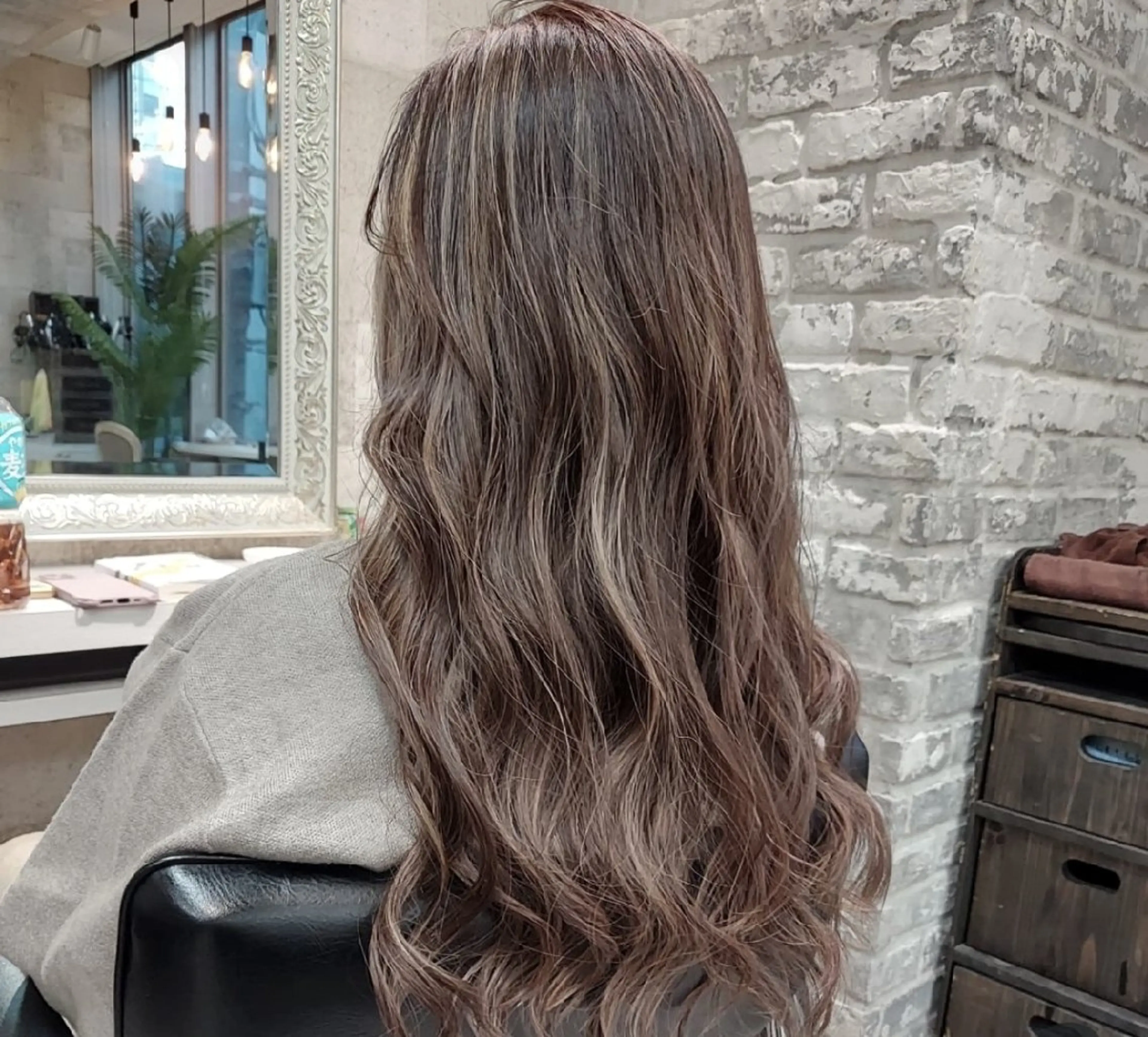 ロング カラー ハイライトカラー ハイライト ヘアカラー トリートメント grow上野御徒町【グロウ】所属・ブリーチ・ハイトーン 特化🎉内山のヘアスタイル