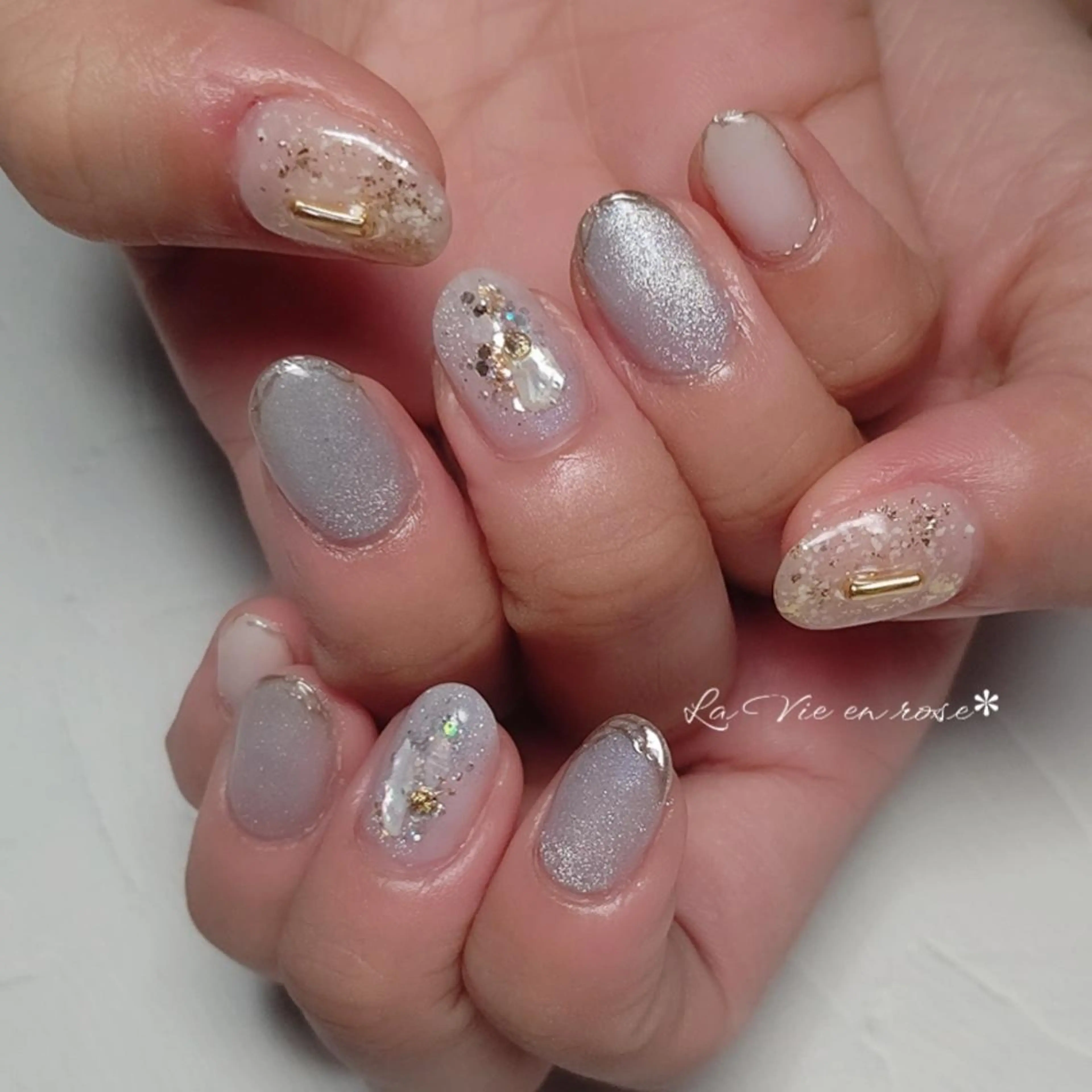 ネイル ニュアンスネイル ラヴィアン ローズのネイルデザイン