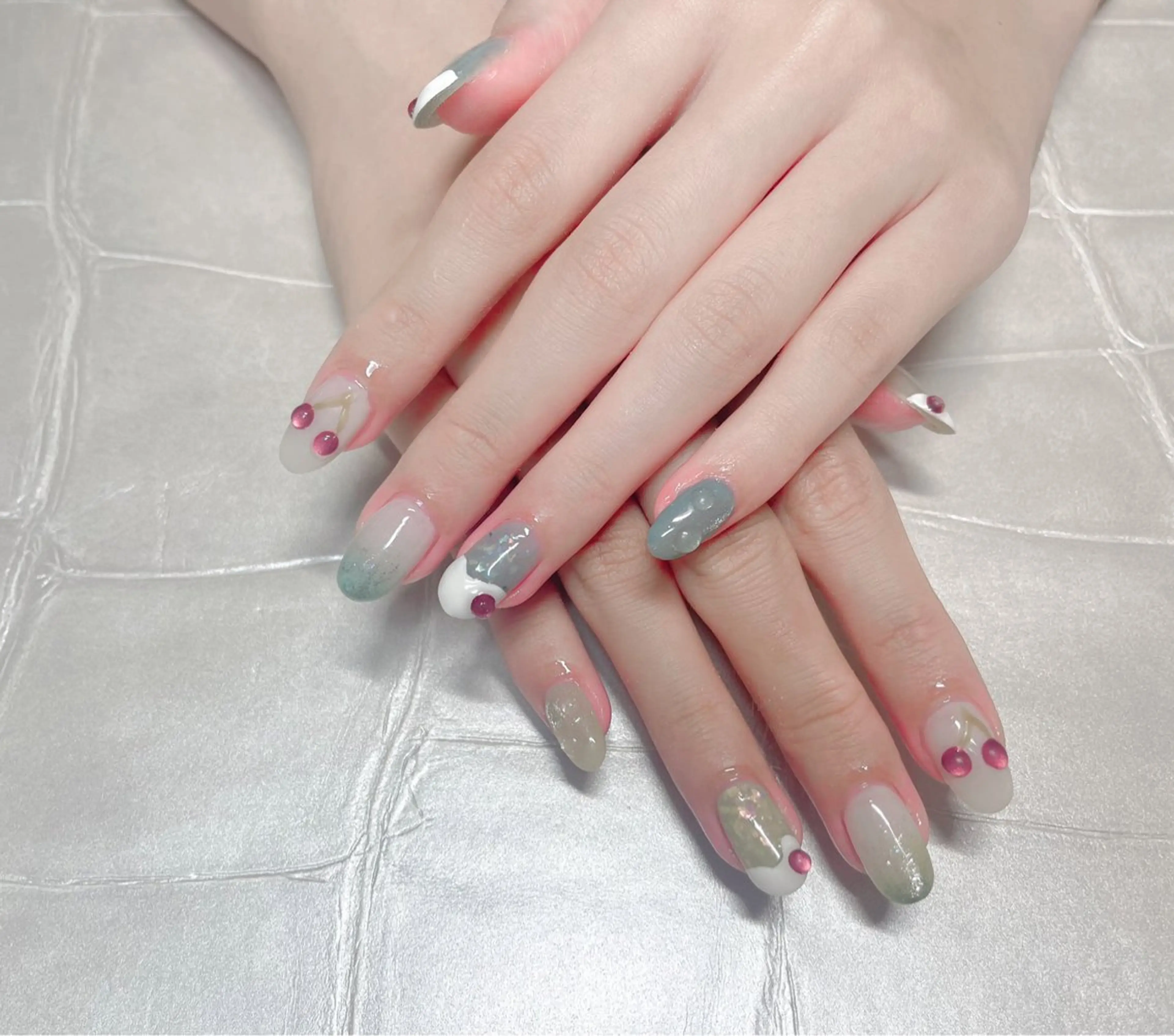 ネイル ハンドネイル ハンドケア EMI NAILのネイルデザイン