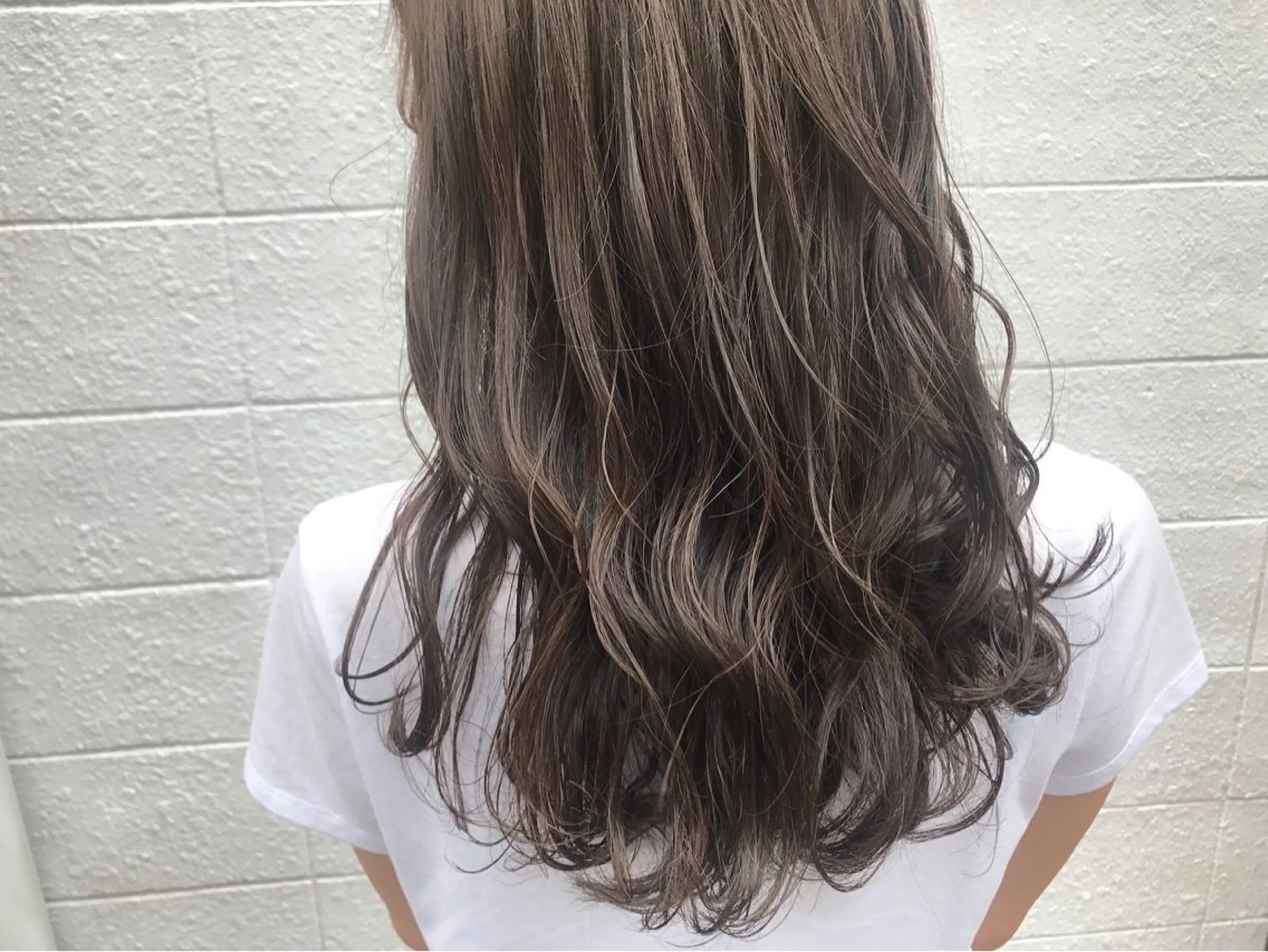 カラー キコ所属・田中 佑季のヘアスタイル
