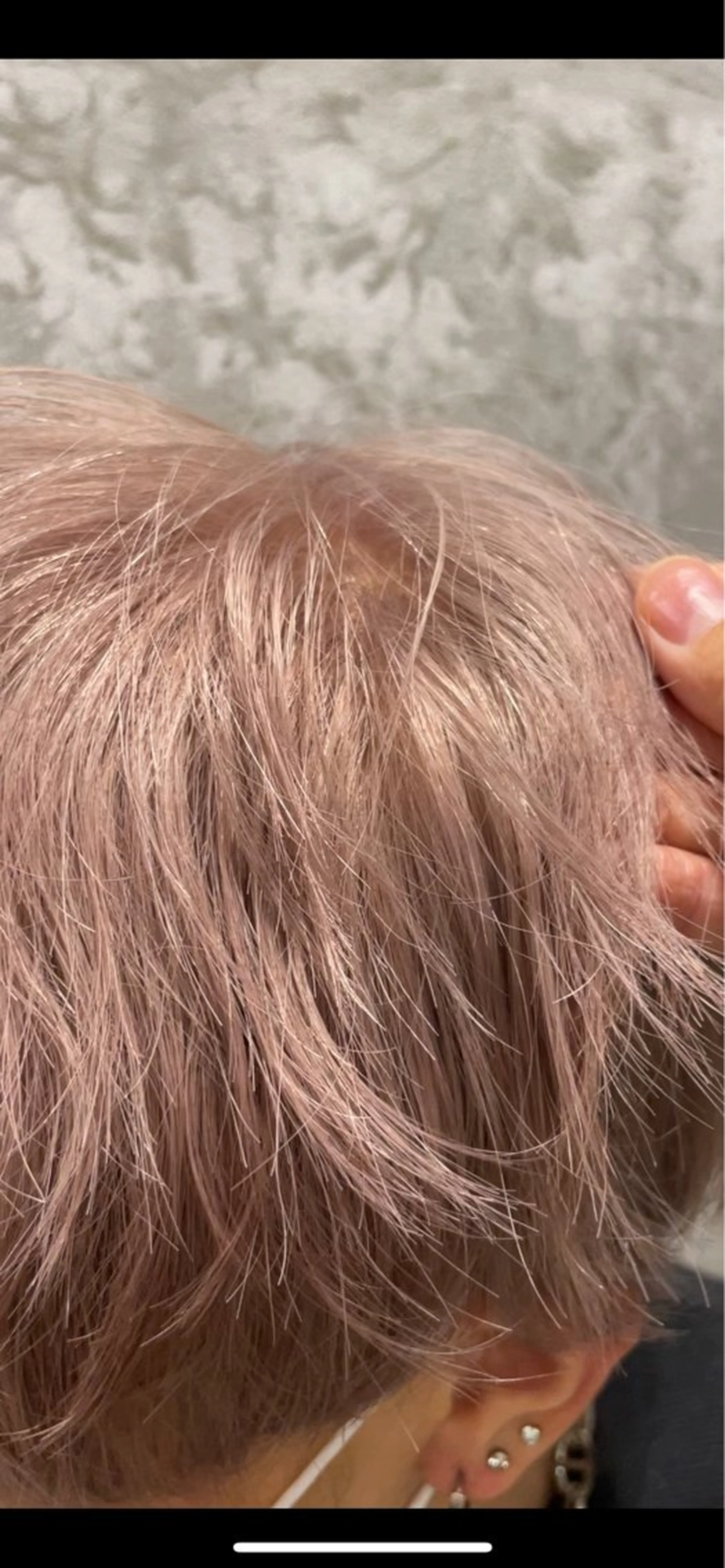 メンズ メンズブリーチ ヘアカラー ARMONY表参道店所属・韓国風レイヤーカラー ライムのヘアスタイル