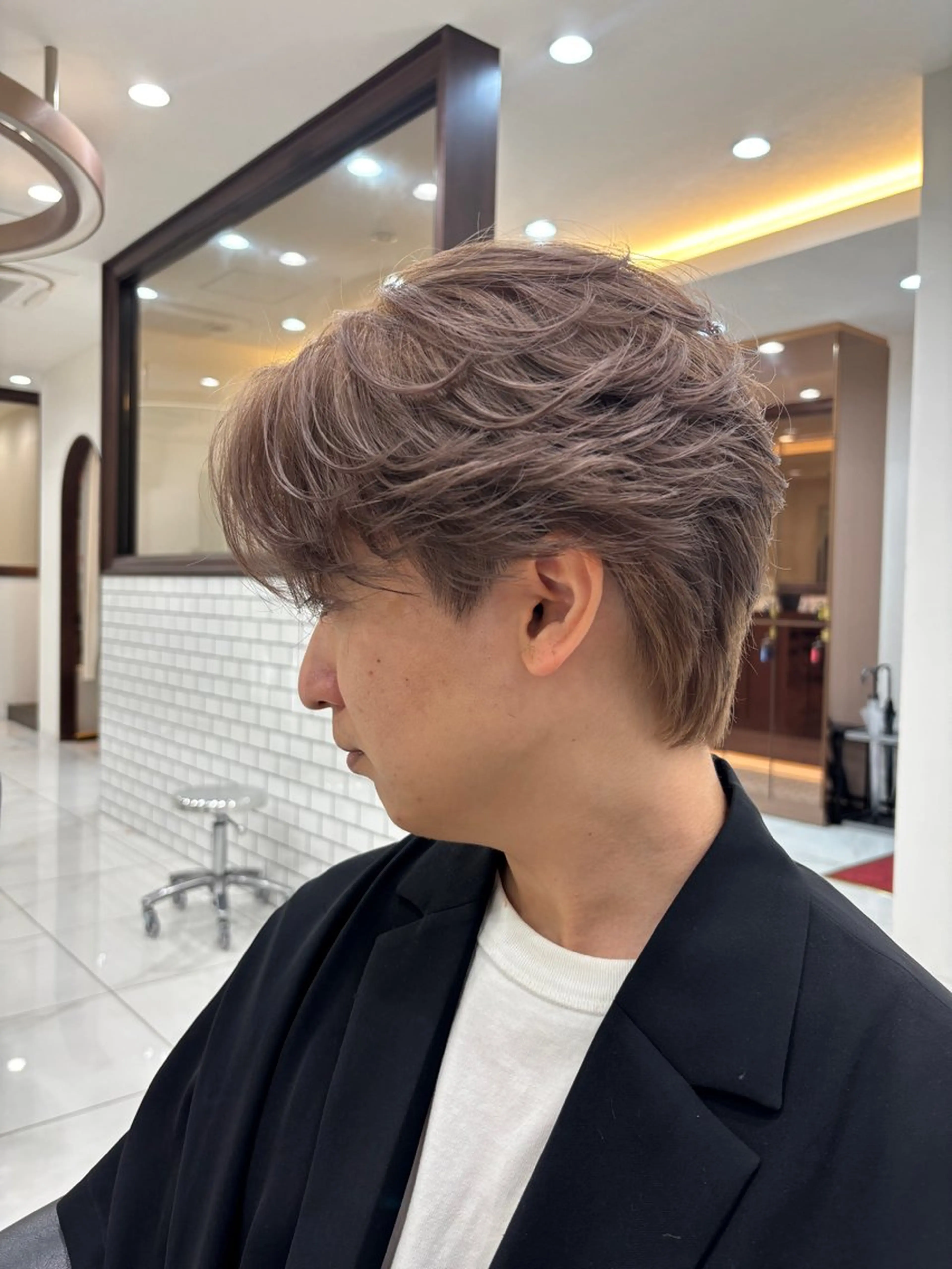 カラー メンズ メンズブリーチ ベージュカラー ブリーチ ミルクティーベージュ ヘアカラー miyu'somotesando所属・菅野 心悠/メンズヘアのヘアスタイル