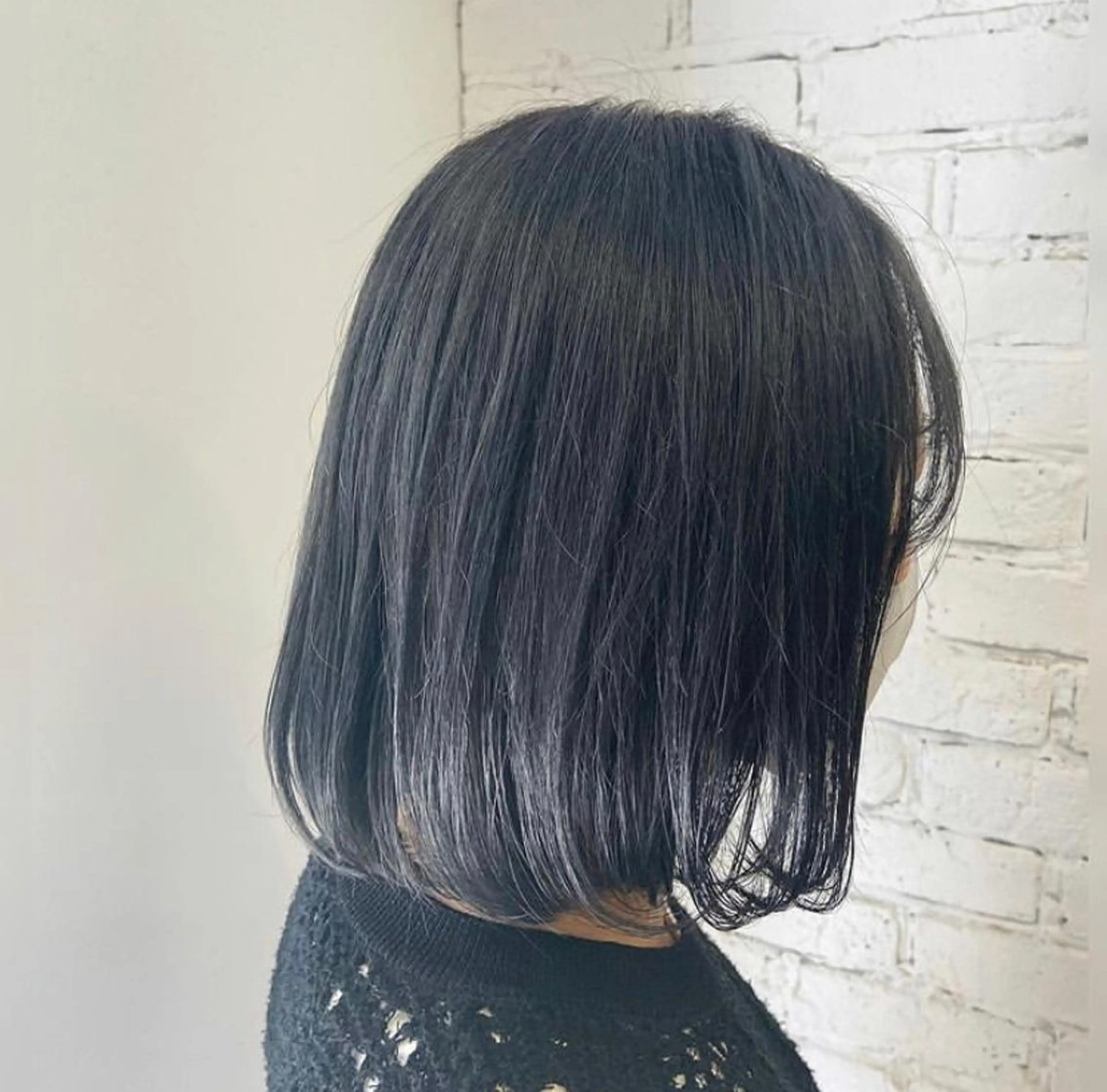 ミディアム カラー ブリーチ ネイビーカラー シルバー sola方南町所属・原一真/ 外国人ショートヘアのヘアスタイル