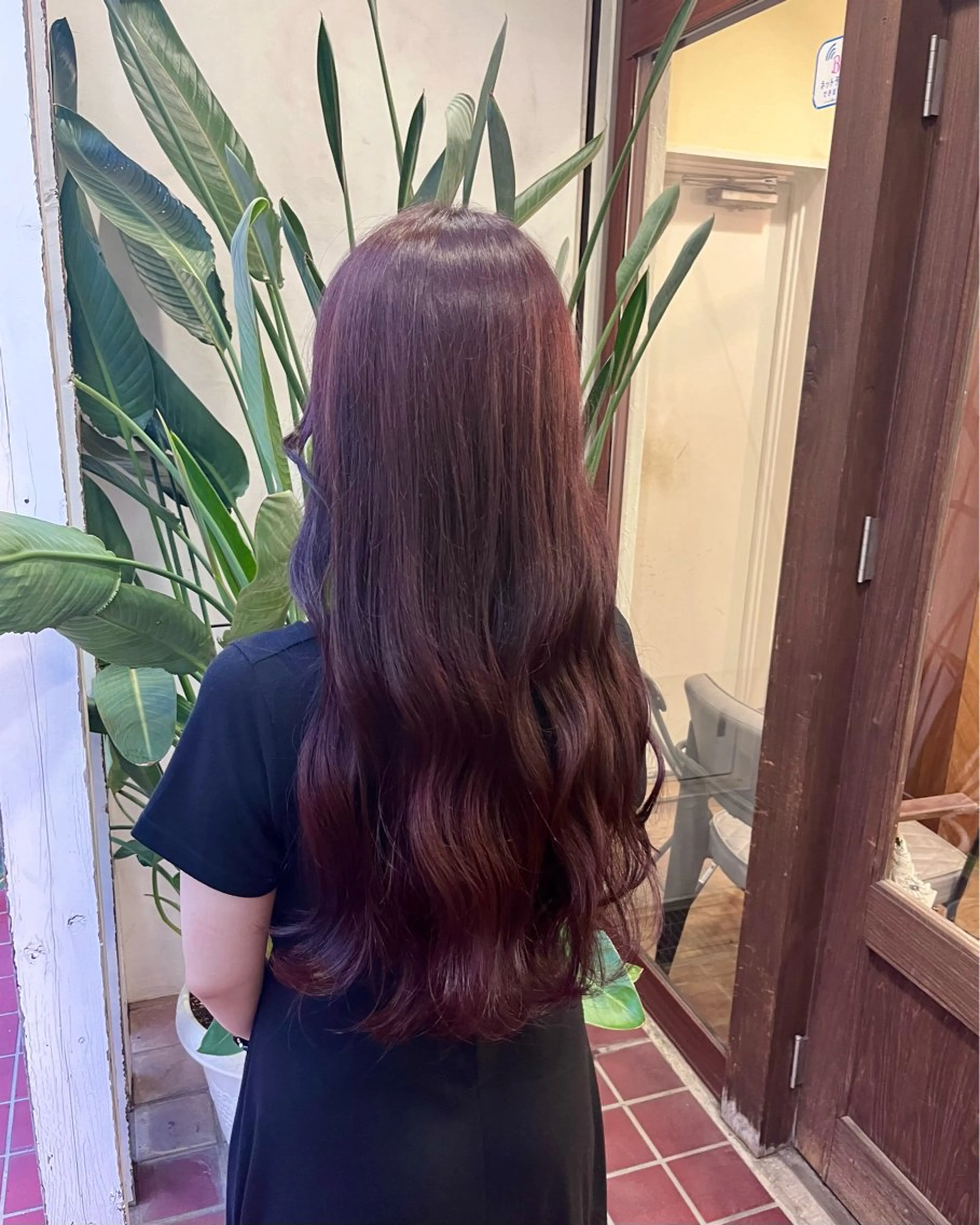 ロング ピンクブラウン 角田 満帆のヘアスタイル