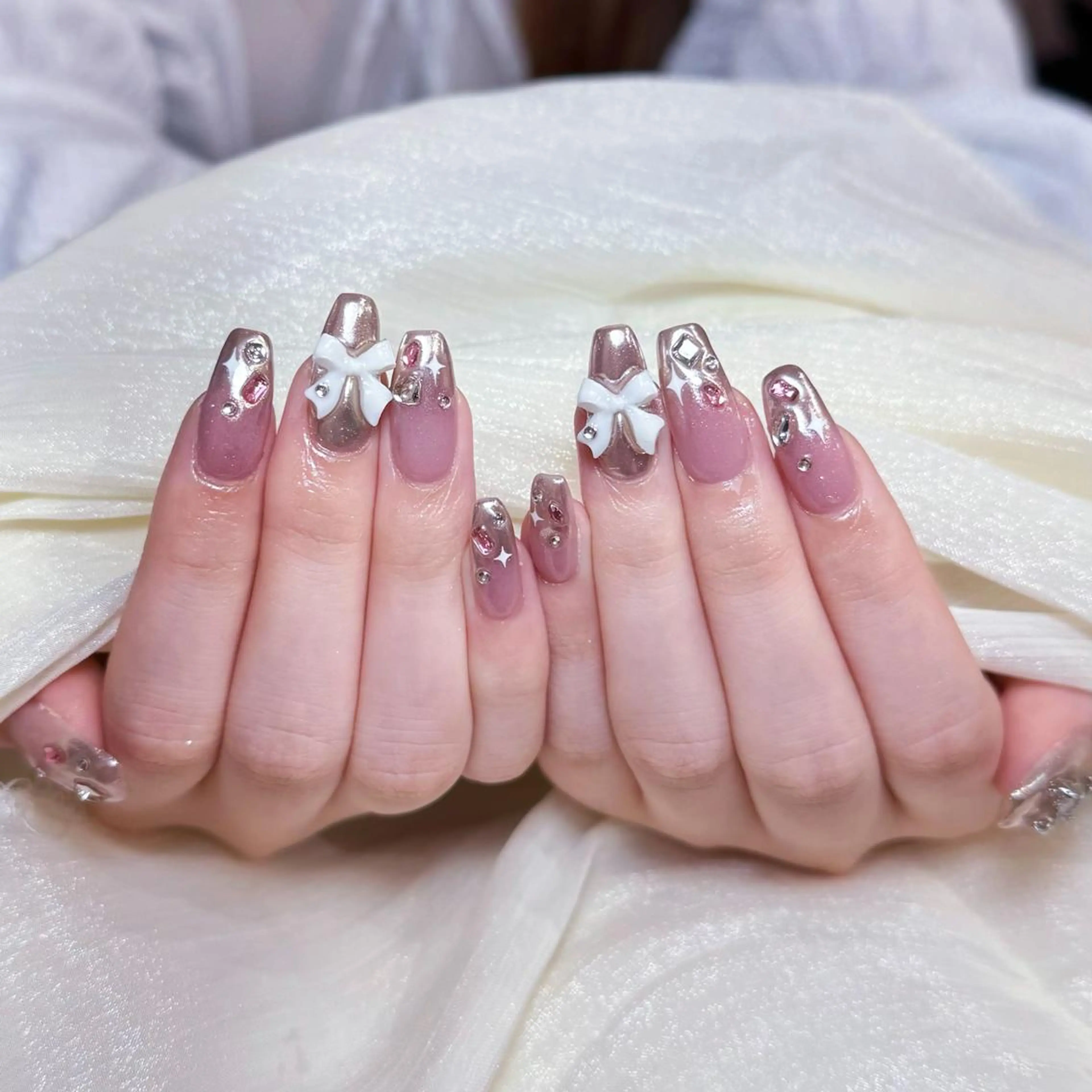 ネイル アートネイル オーロラネイル ガーリー キラキラネイル マグネットネイル ハンドネイル SANA 💦のネイルデザイン