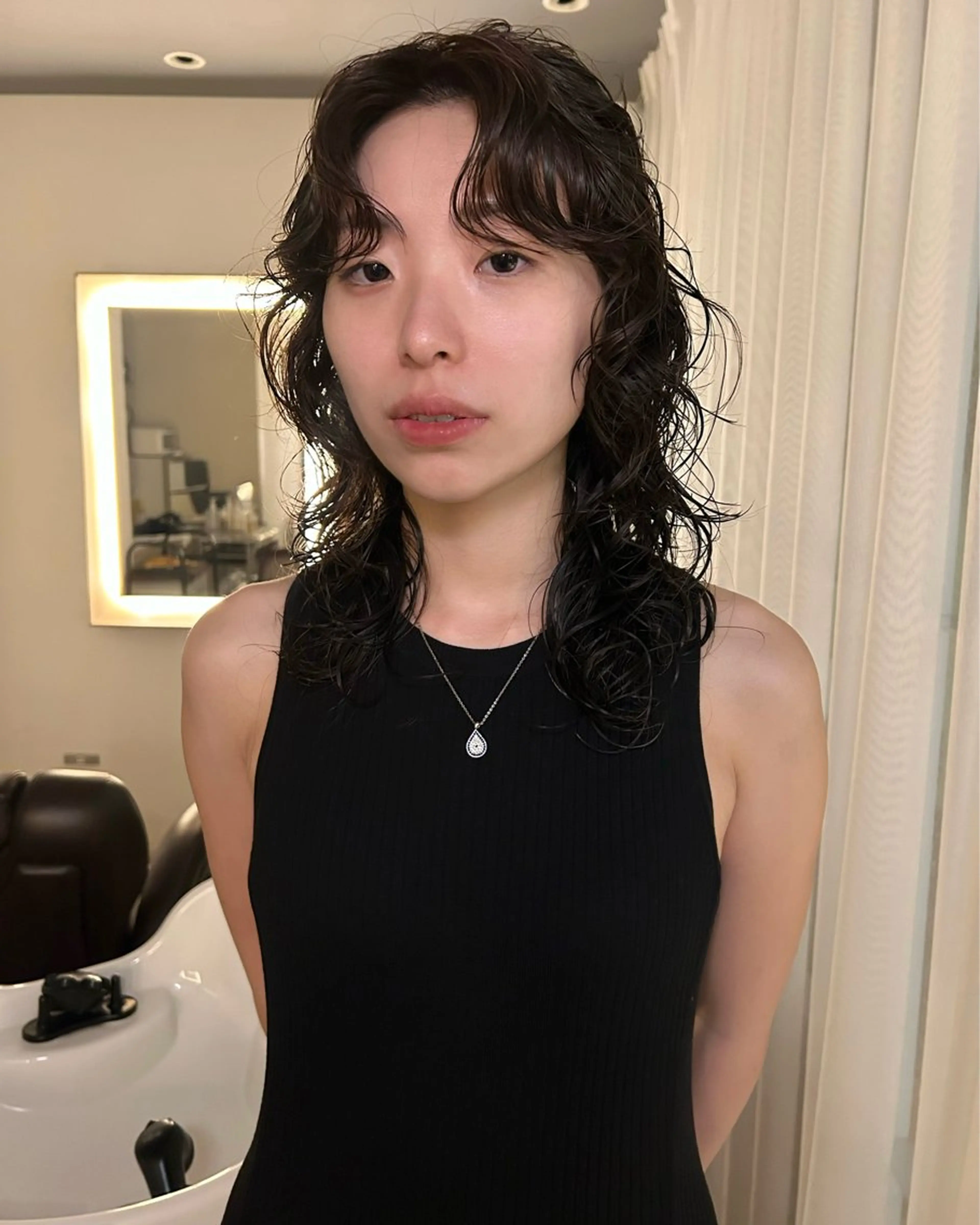 ミディアム パーマ ミディアムパーマ ウルフカット tricca  ginza所属・ボブ，レイヤーカット ・パーマ【iri】のヘアスタイル