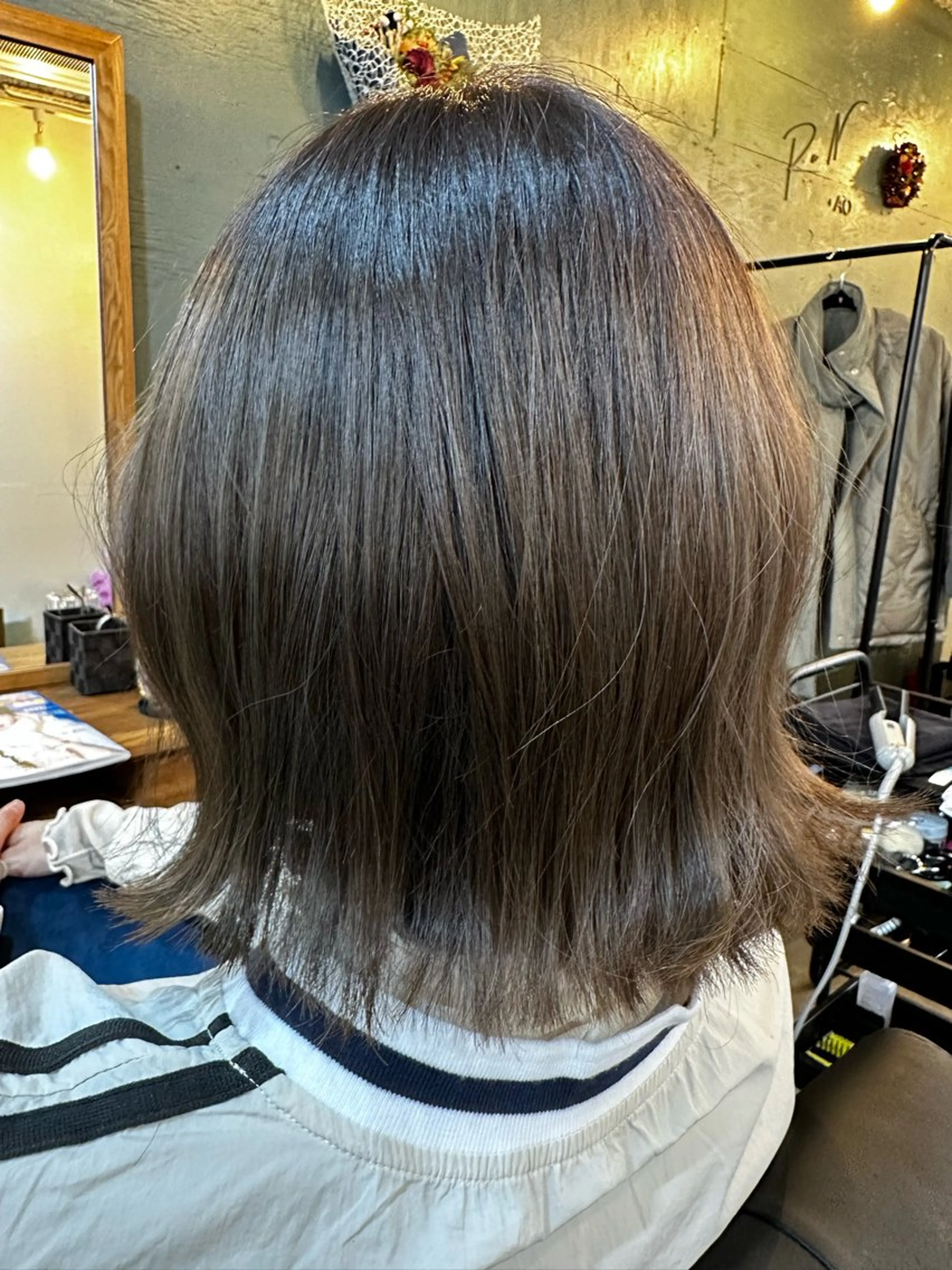 カラー ブリーチ 透明感カラー グレージュ 鈴木 直行のヘアスタイル