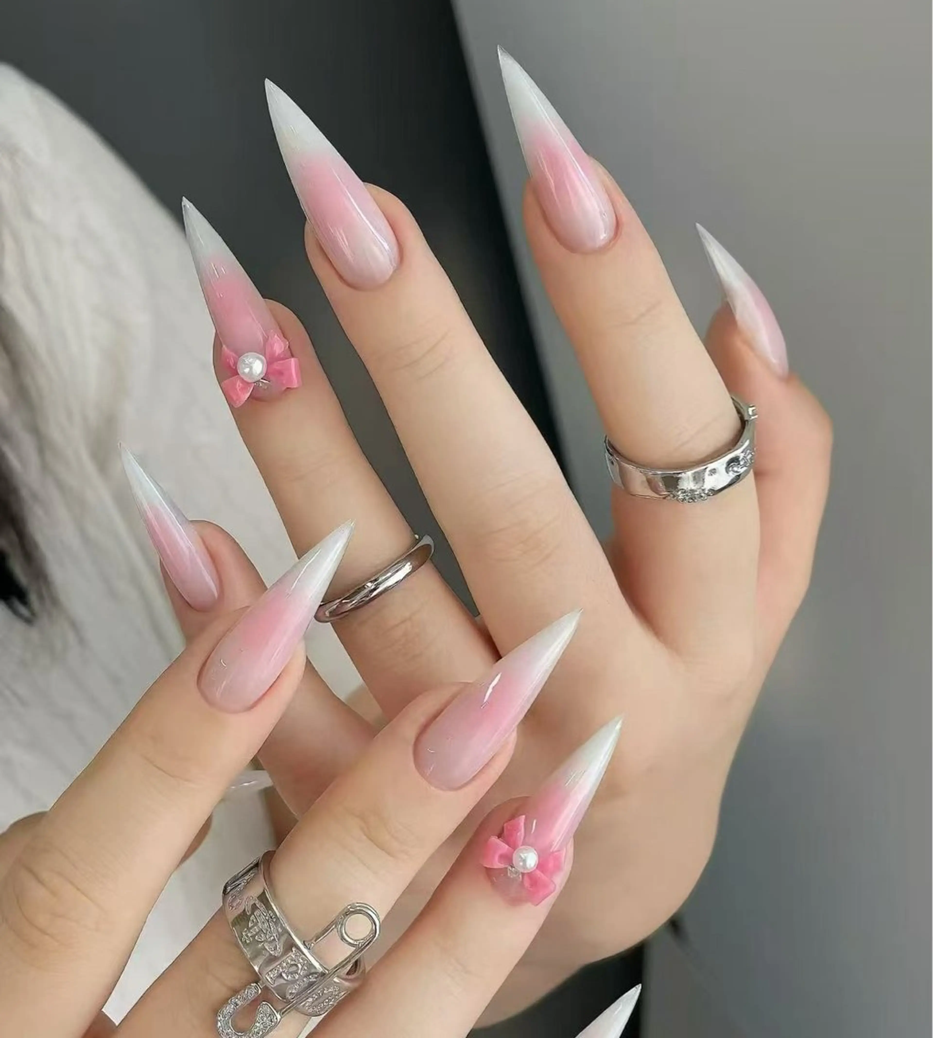 ネイル オーロラネイル フラワーネイル フットネイル フレンチネイル ジェルネイル ハンドネイル BabyYouMi nailのネイルデザイン