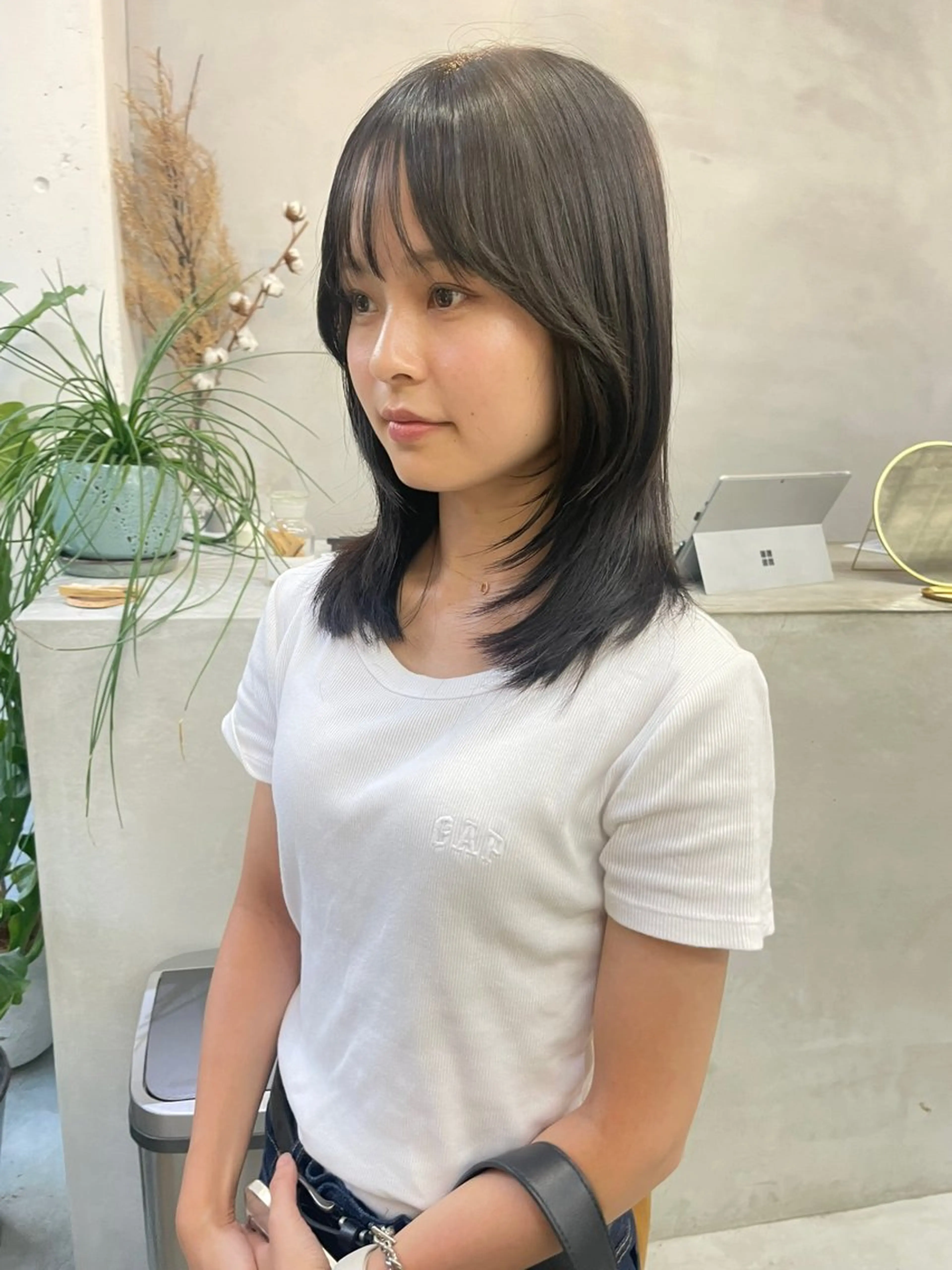 ミディアム くびれヘア ハイレイヤー レイヤーカット MUKU所属・fuka モデル募集のヘアスタイル