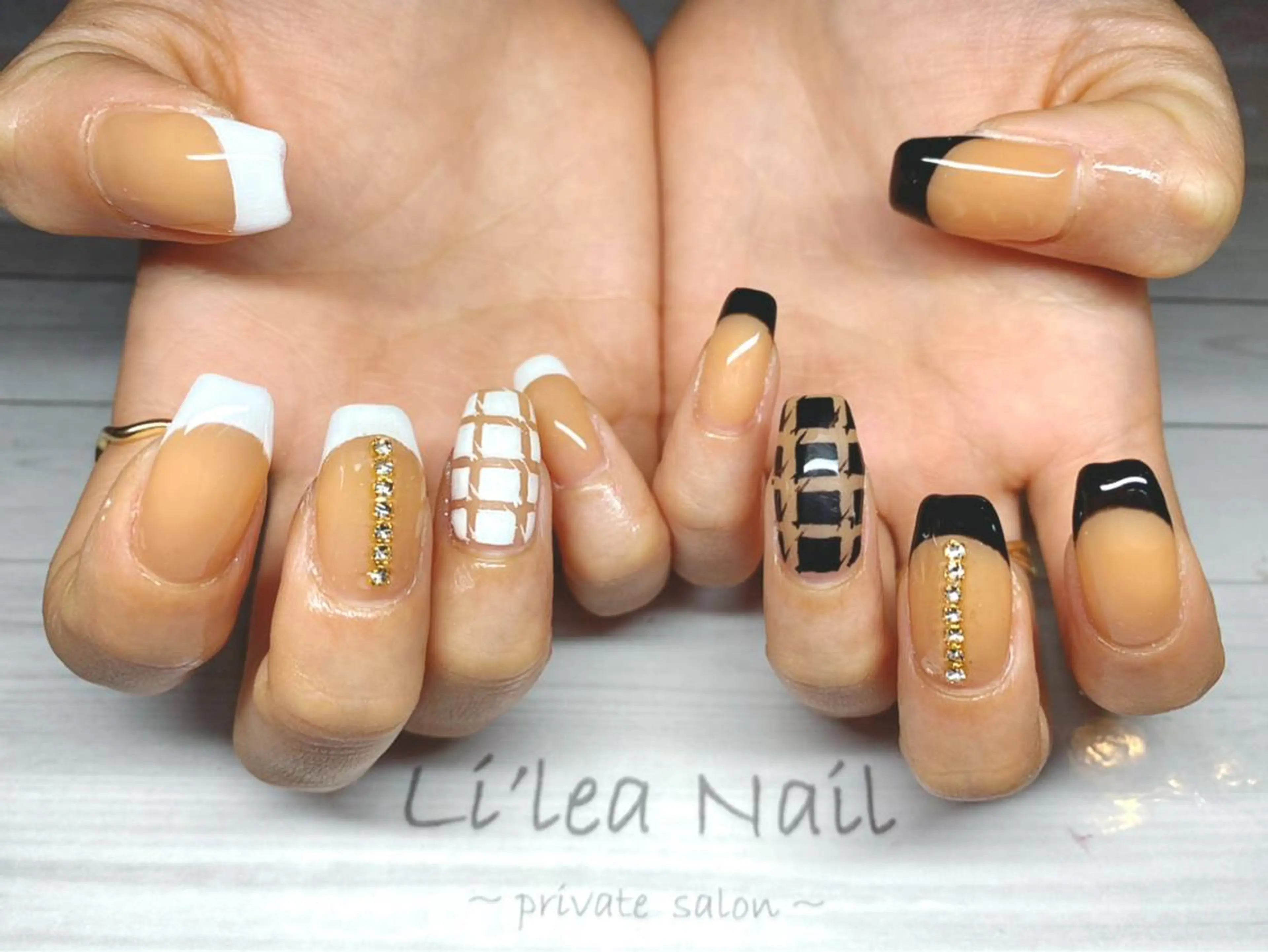ネイル Li'leaNail AINAのネイルデザイン