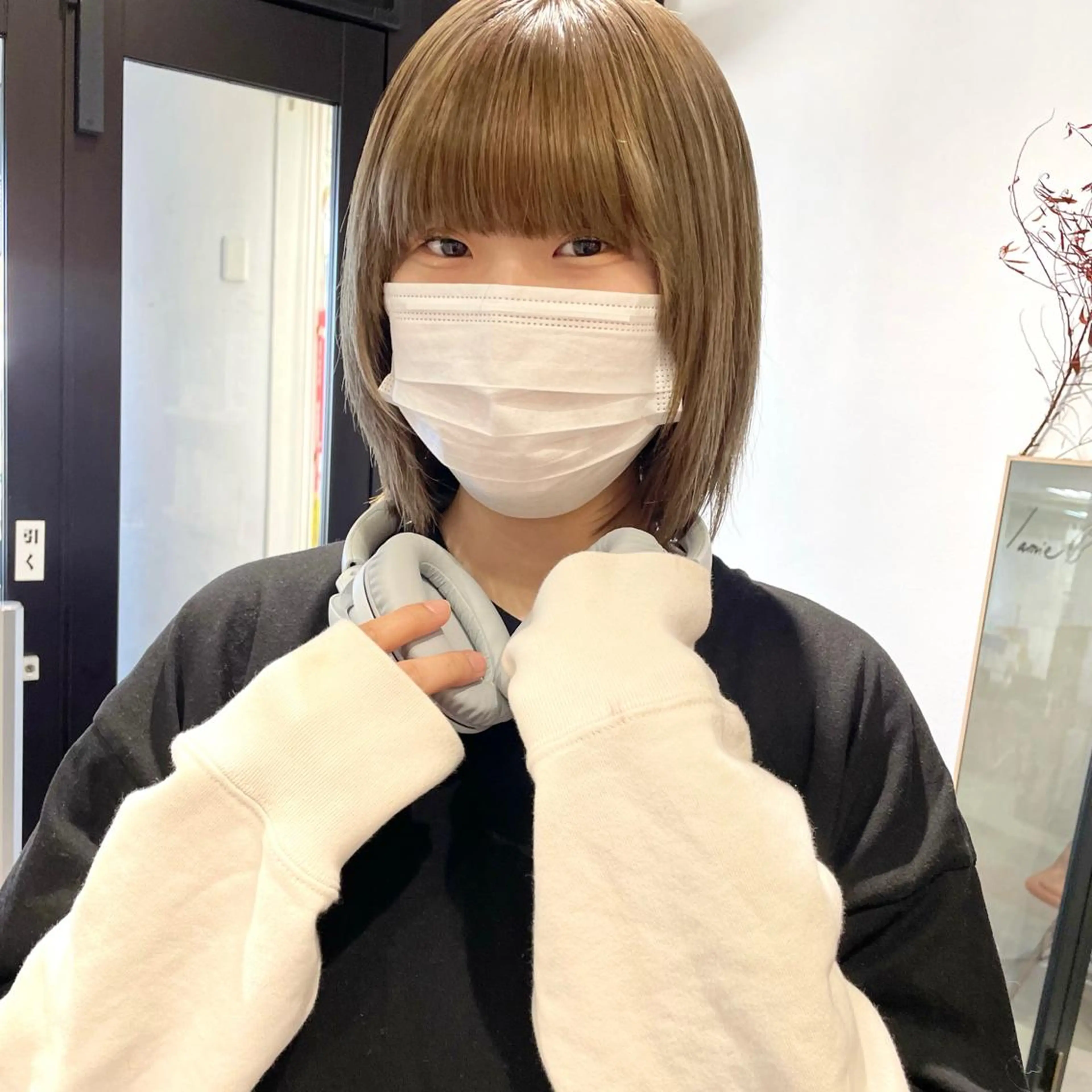 ショート カラー ベージュカラー ブリーチ ケアブリーチ ミルクティーベージュ カット ヘアカラー 🍊暖色×顔周り 🍊cocoroのヘアスタイル