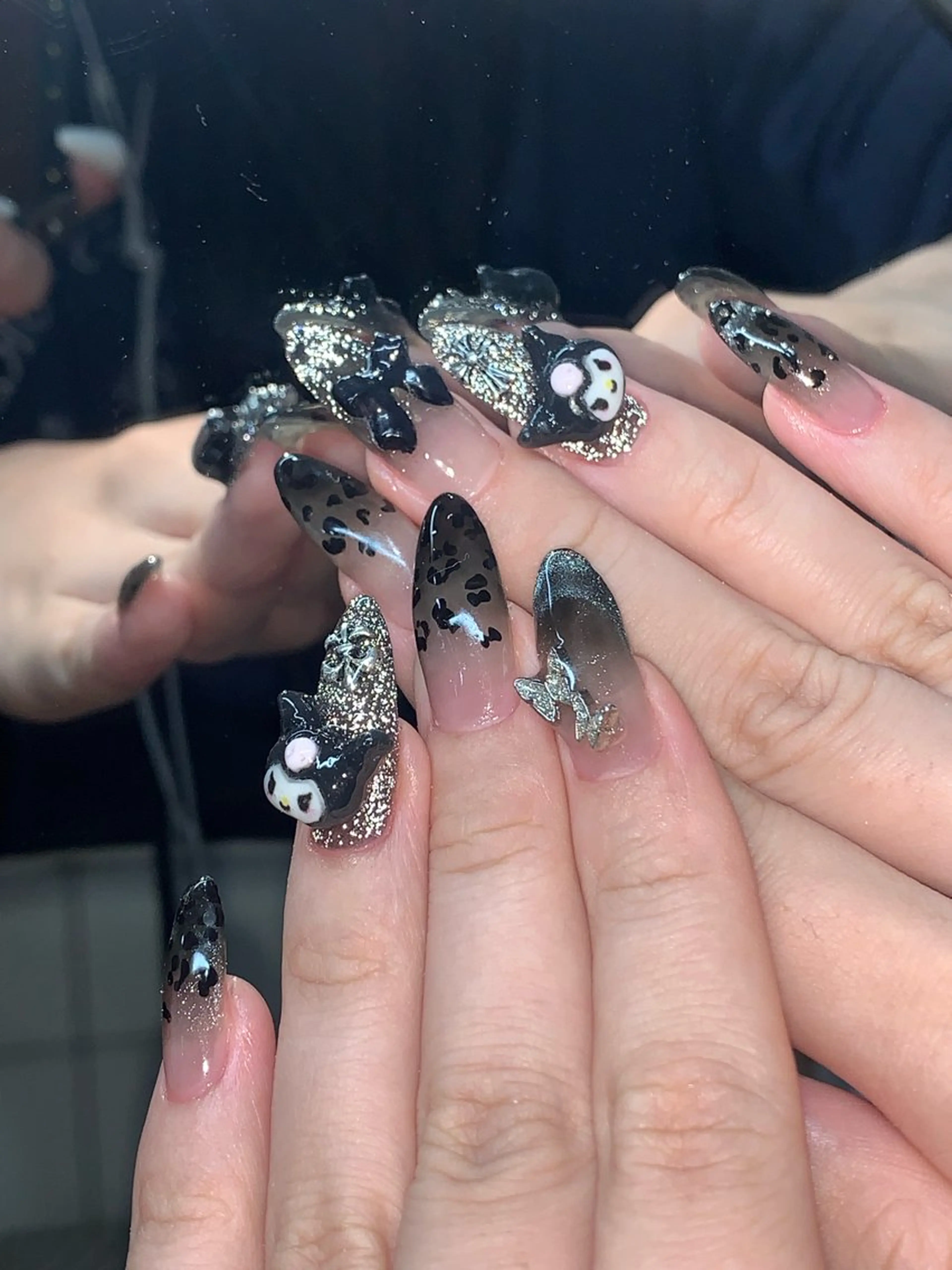 ネイル ハンドネイル NES NAIL所属・さゆり￤推しキャラ ￤ロングネイル🩷のネイルデザイン