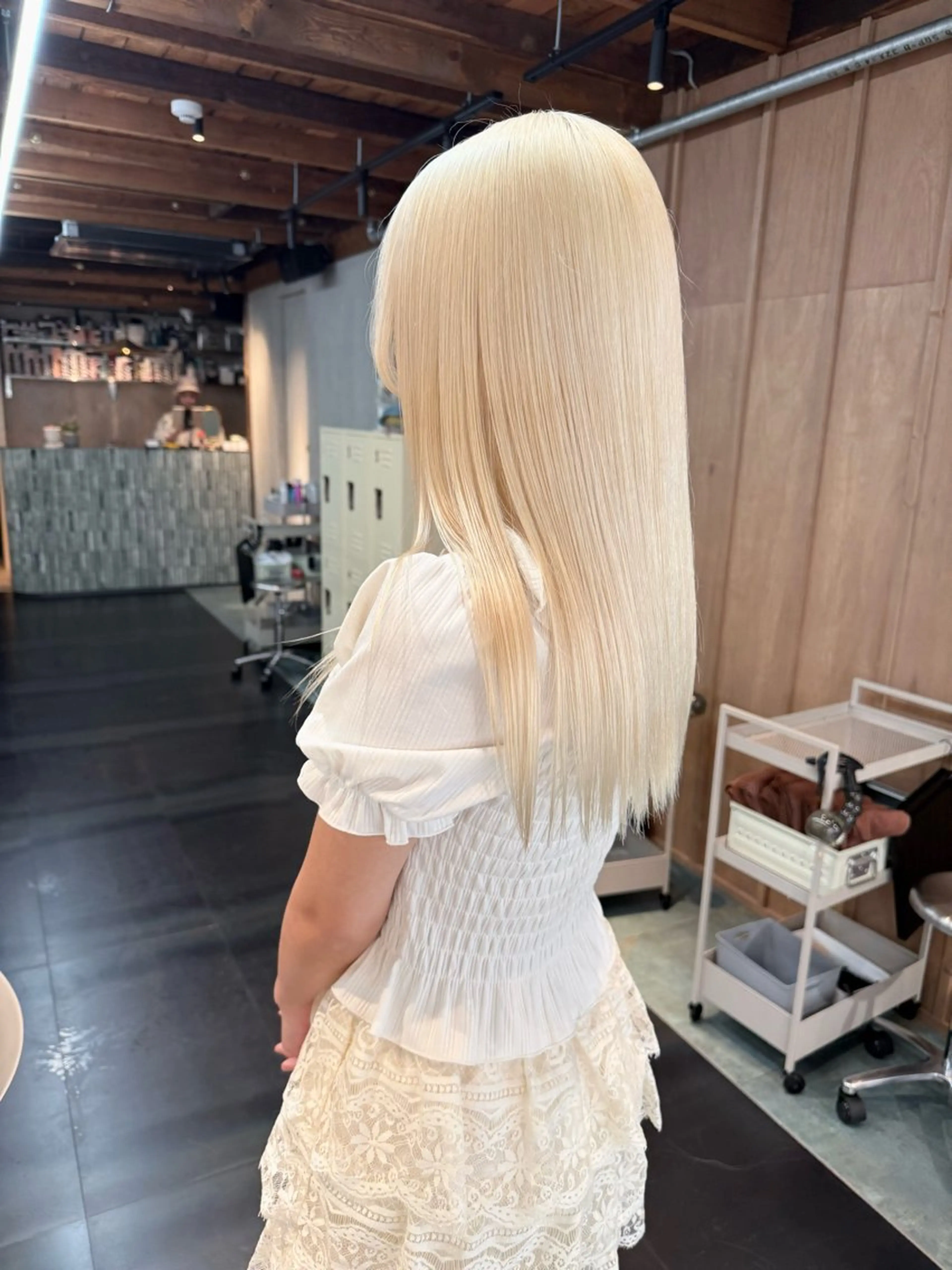 ロング ヘアカラー 中崎町ハイトーン🫧 神崎 源のヘアスタイル