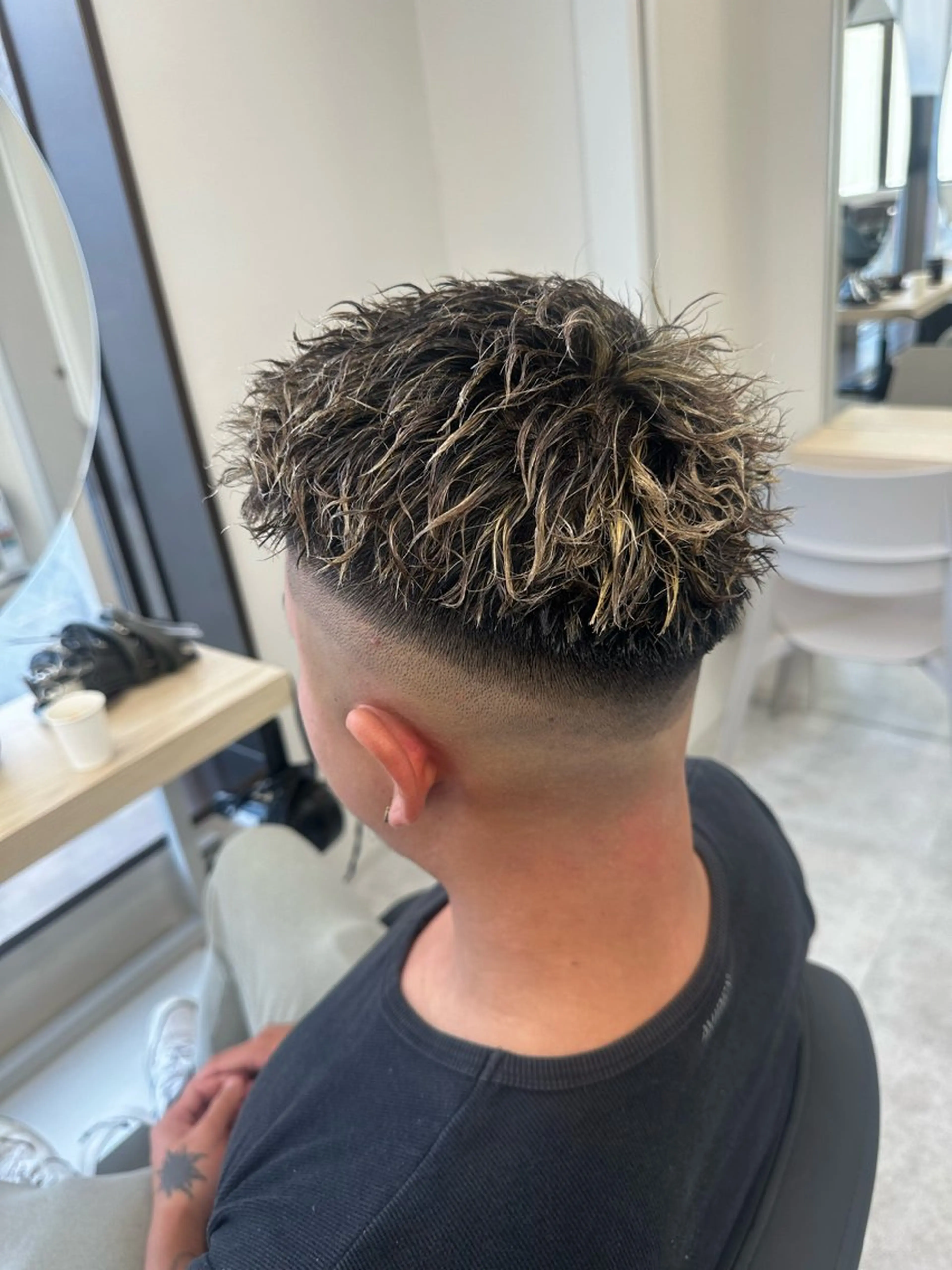 カラー メンズ カット ヘアカラー KUWAO MOEのヘアスタイル