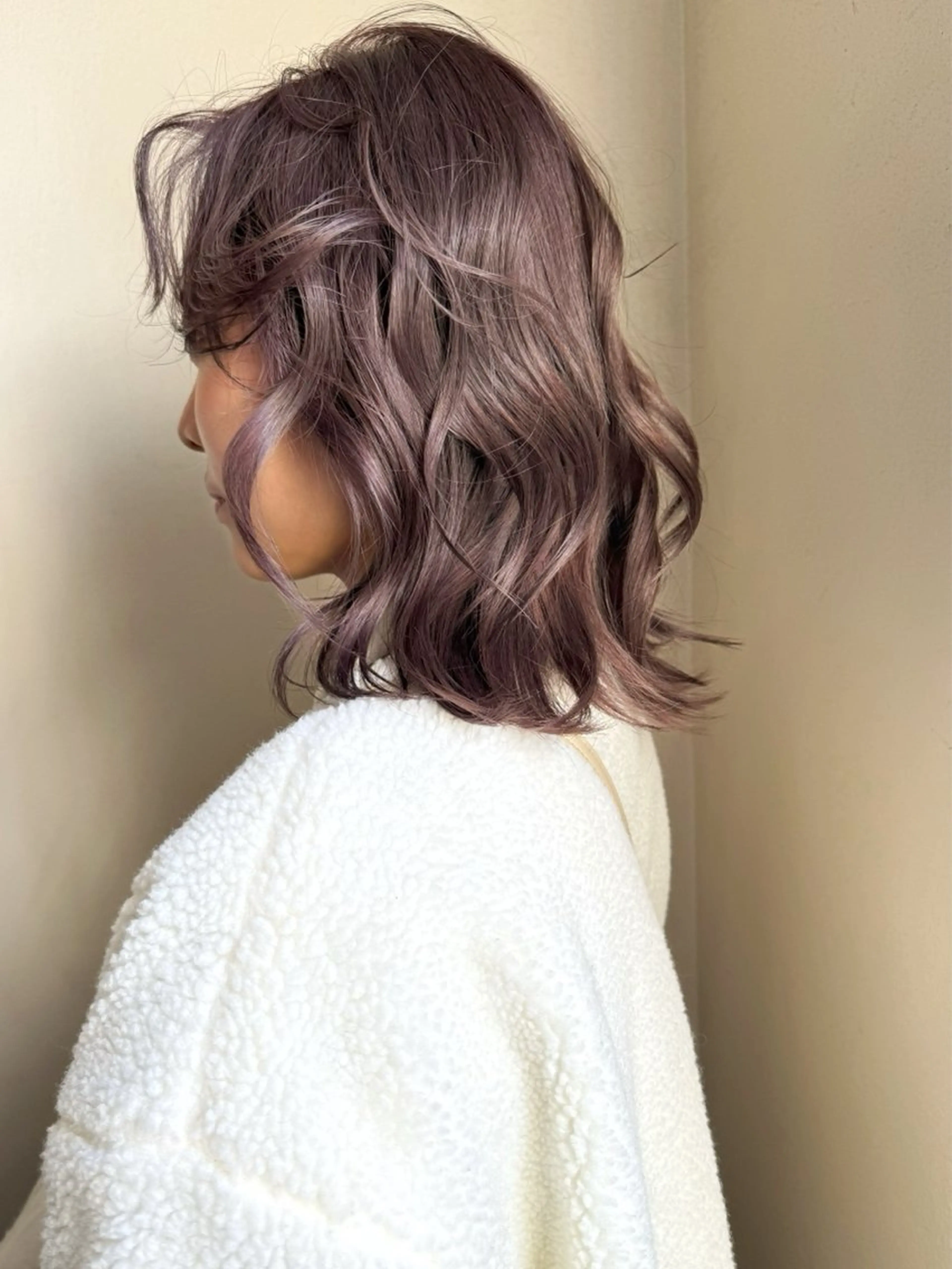 ミディアム カラー ヘアアレンジ ピンクカラー シルバー カット ヘアカラー トリートメント 丸山渉/パーマ エフェクトブリーチのヘアスタイル