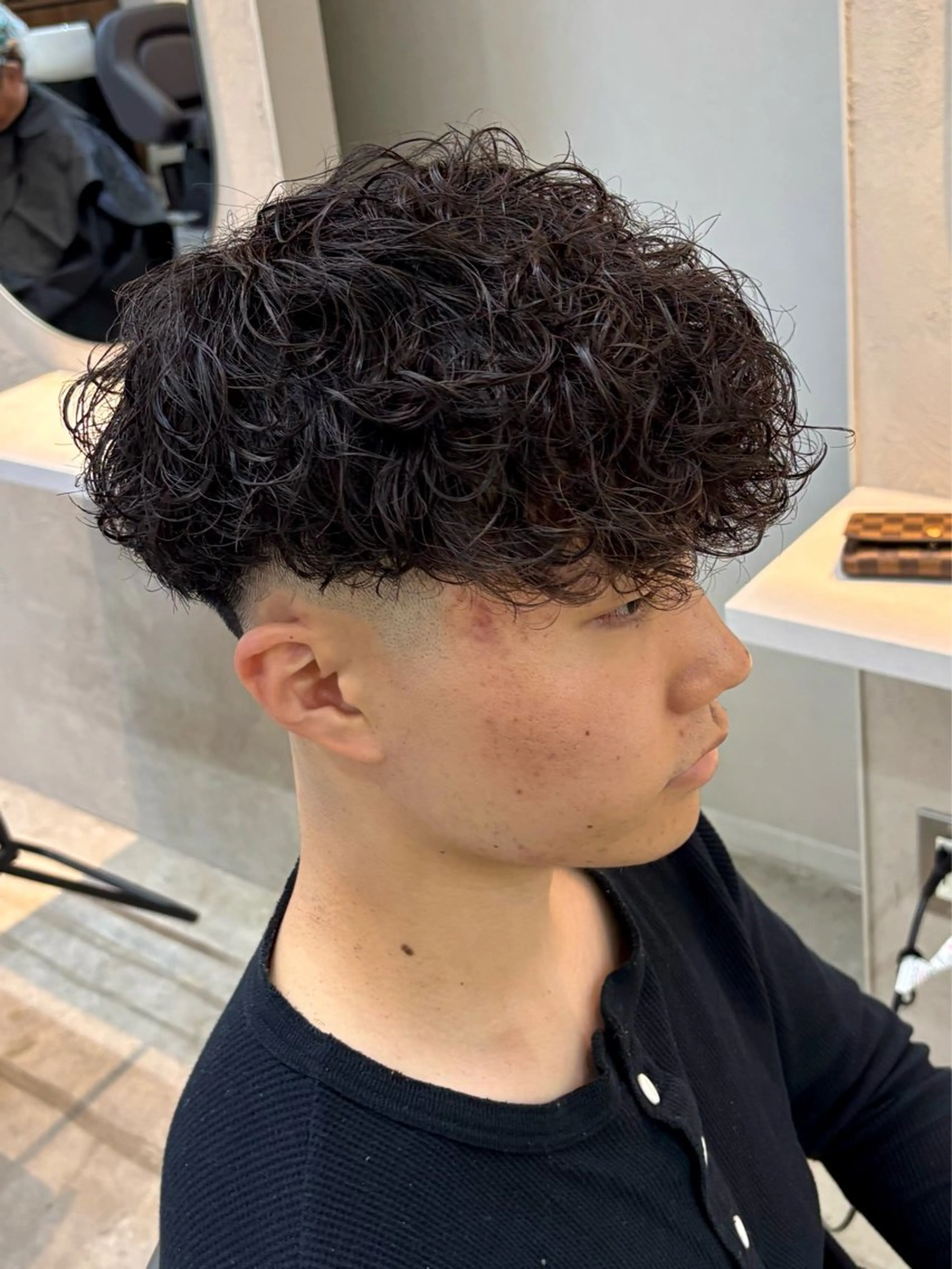 ショート パーマ メンズ 渡 汐音のヘアスタイル