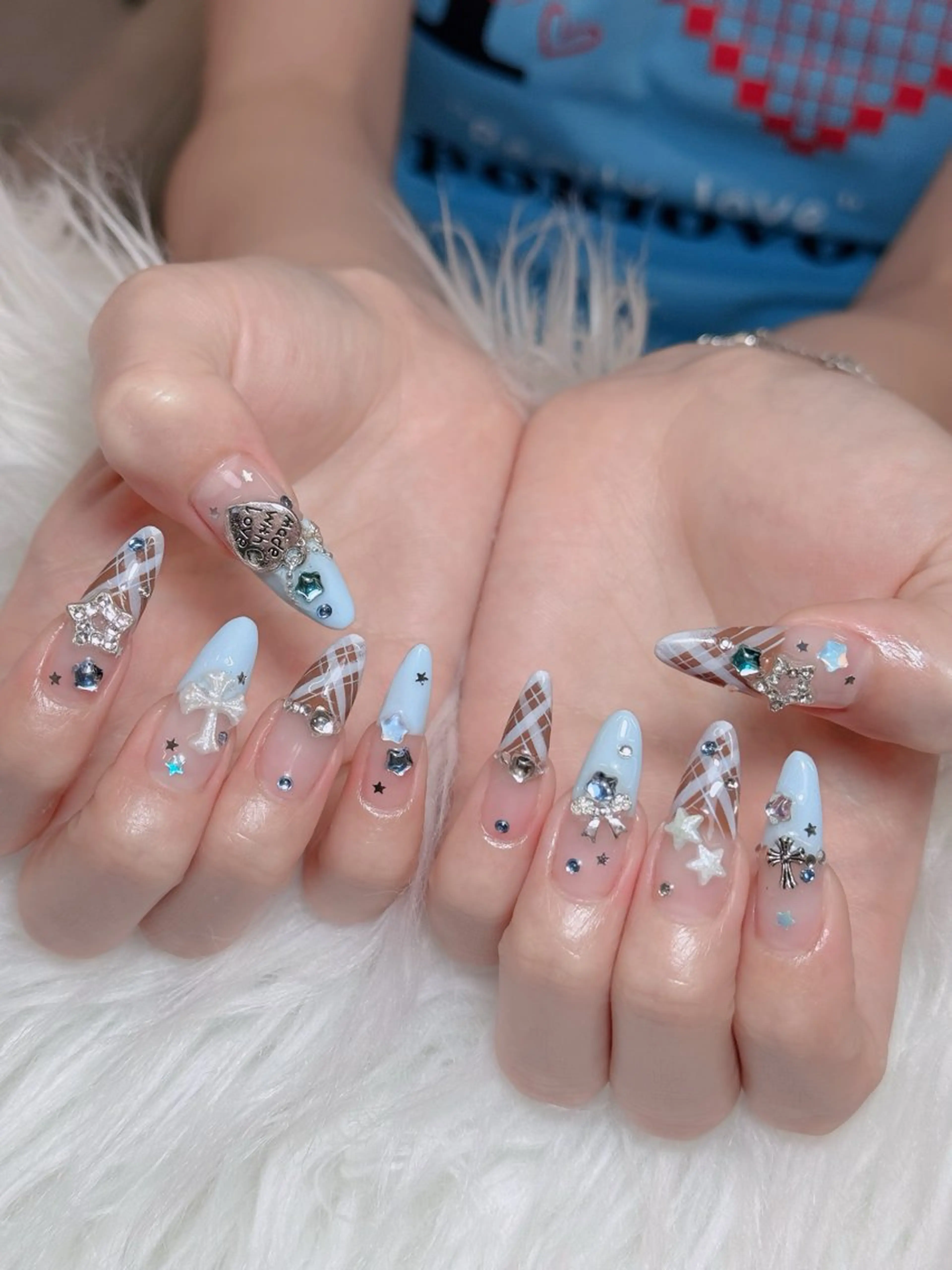 ネイル オーロラネイル チークネイル フットネイル フレンチネイル ハロウィン ハンドネイル Lumi Nail 新大久保3‘のネイルデザイン