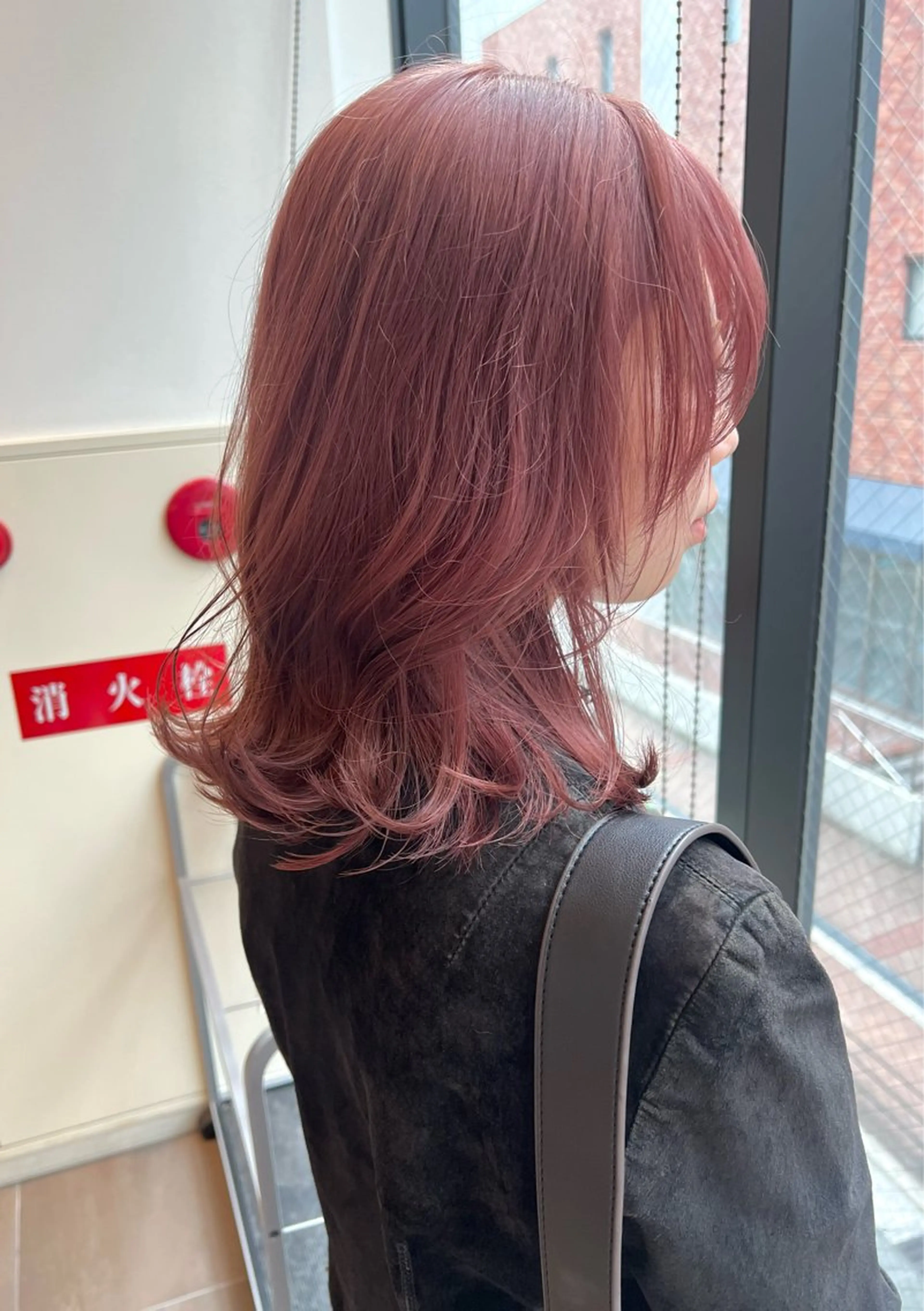 ミディアム カラー ベージュカラー ブリーチ ピンクカラー ピンクベージュ ヘアカラー トリートメント 🎀🕊RION 🩰のヘアスタイル