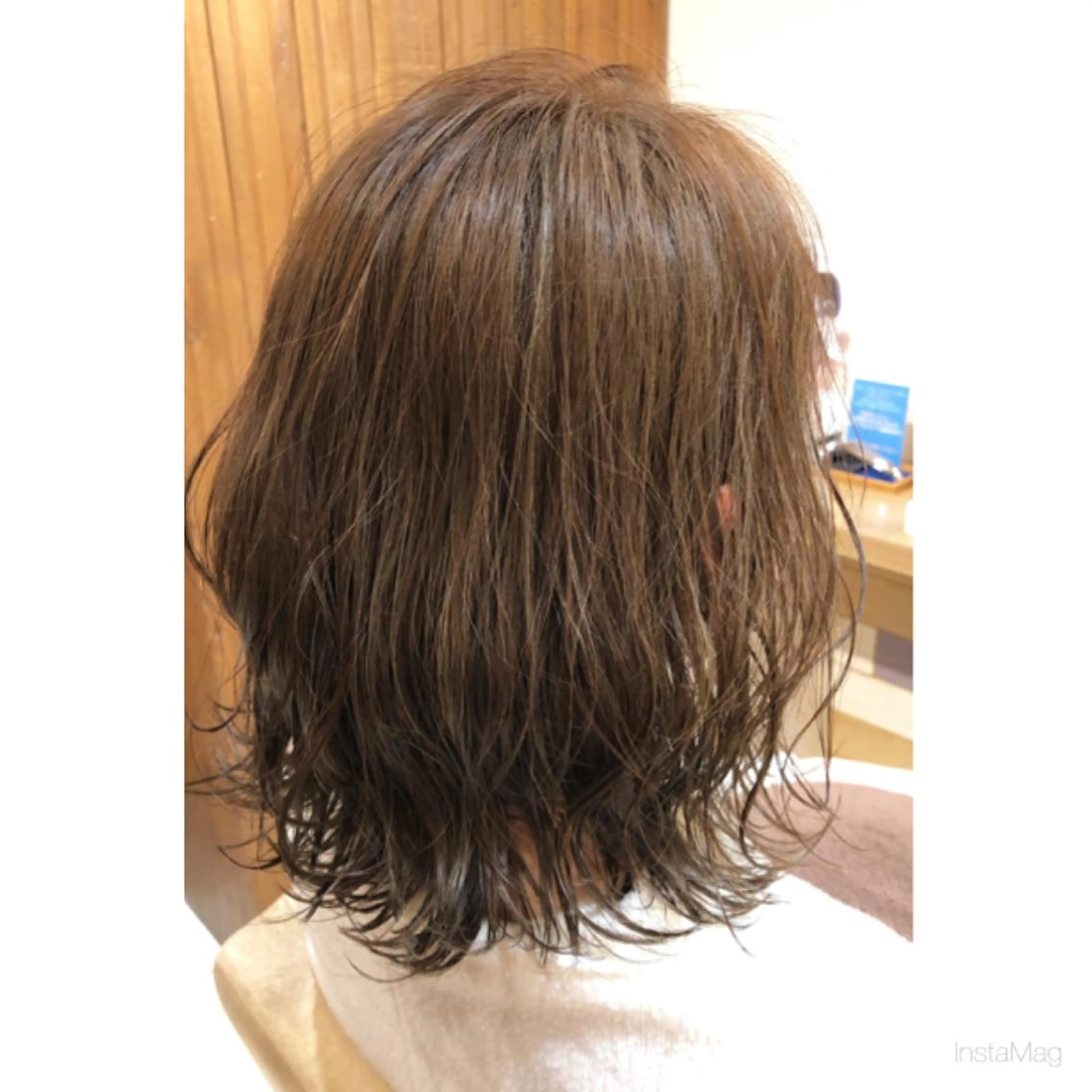 ミディアム カラー ベージュカラー ハイライトカラー ハイライト カット ヘアカラー 岩間 香純のヘアスタイル