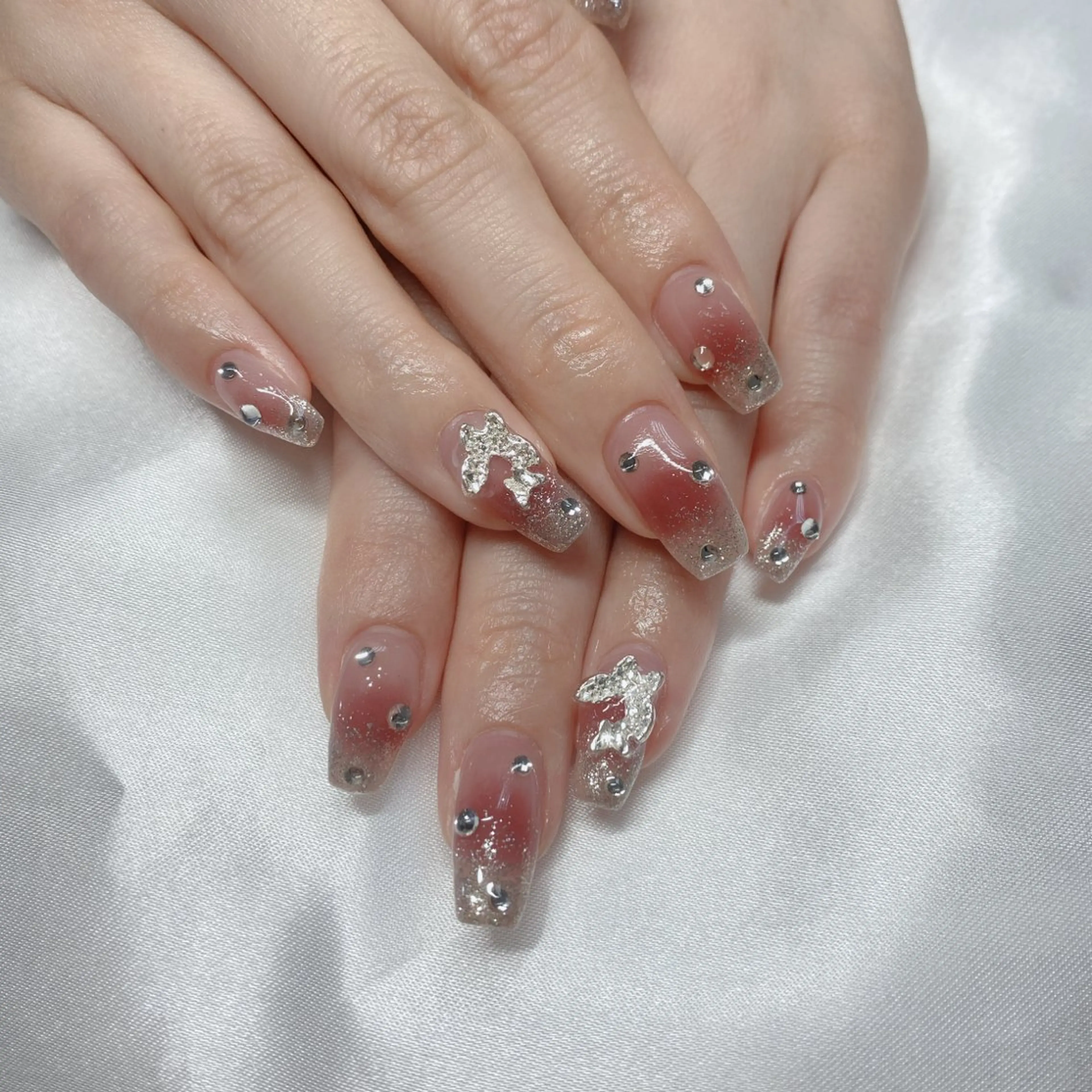 ネイル ハンドネイル ハンドケア UniqueNail 長さだし専門店のネイルデザイン