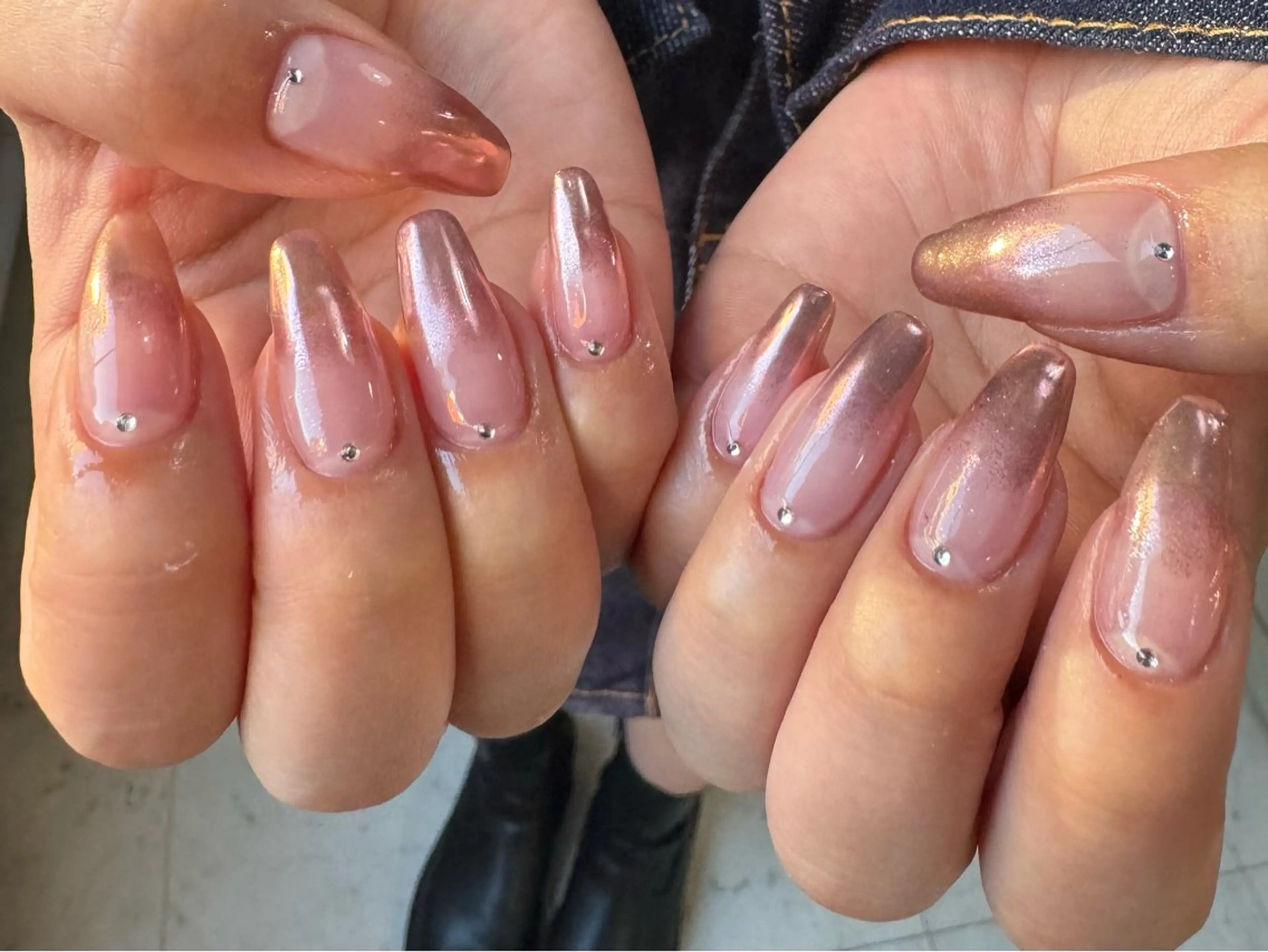 ネイル グラデーション ミラーネイル Salon GIGI Nail所属・salon GIGINailの眉毛・アイブロウイメージ