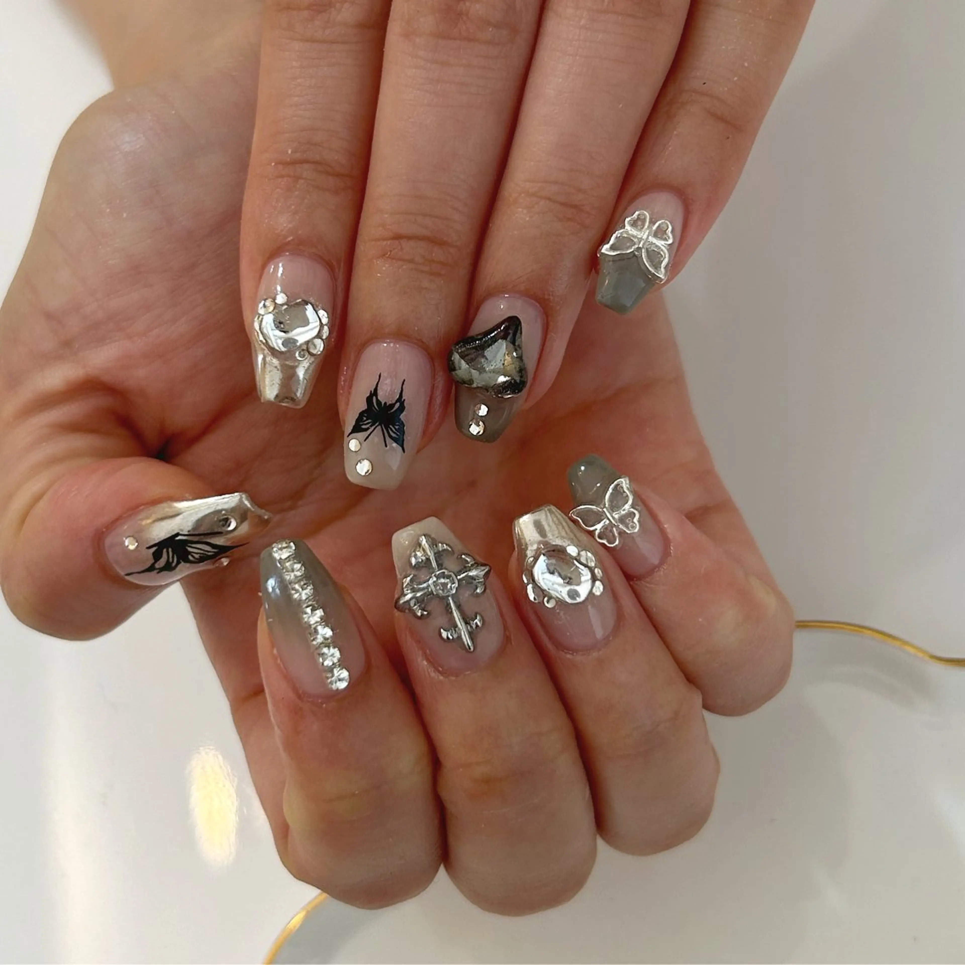 ネイル ハンドネイル ViViA momokaのネイルデザイン