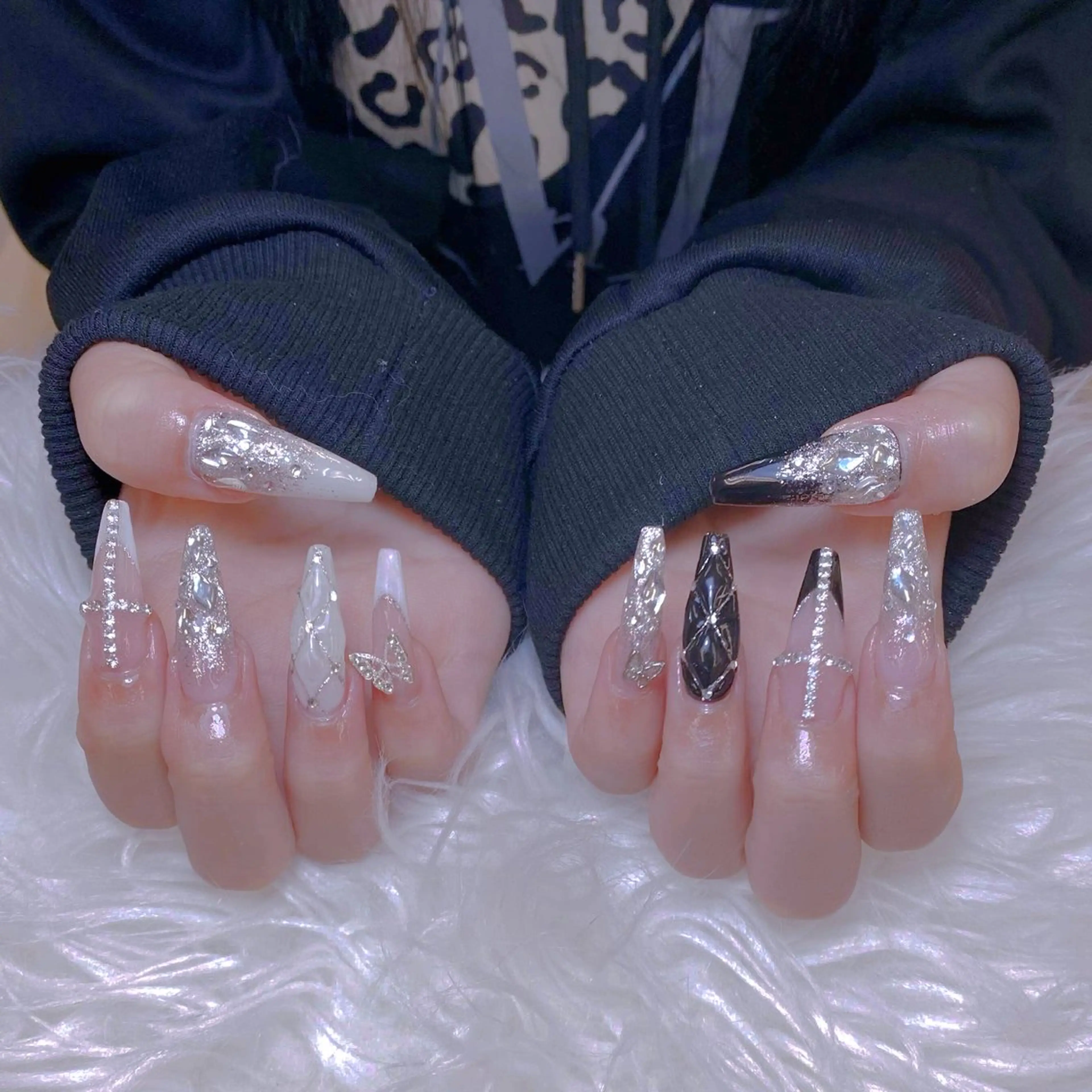 ネイル ハンドネイル ゴテゴテネイルサロン所属・ゴテゴテ ネイルのネイルデザイン