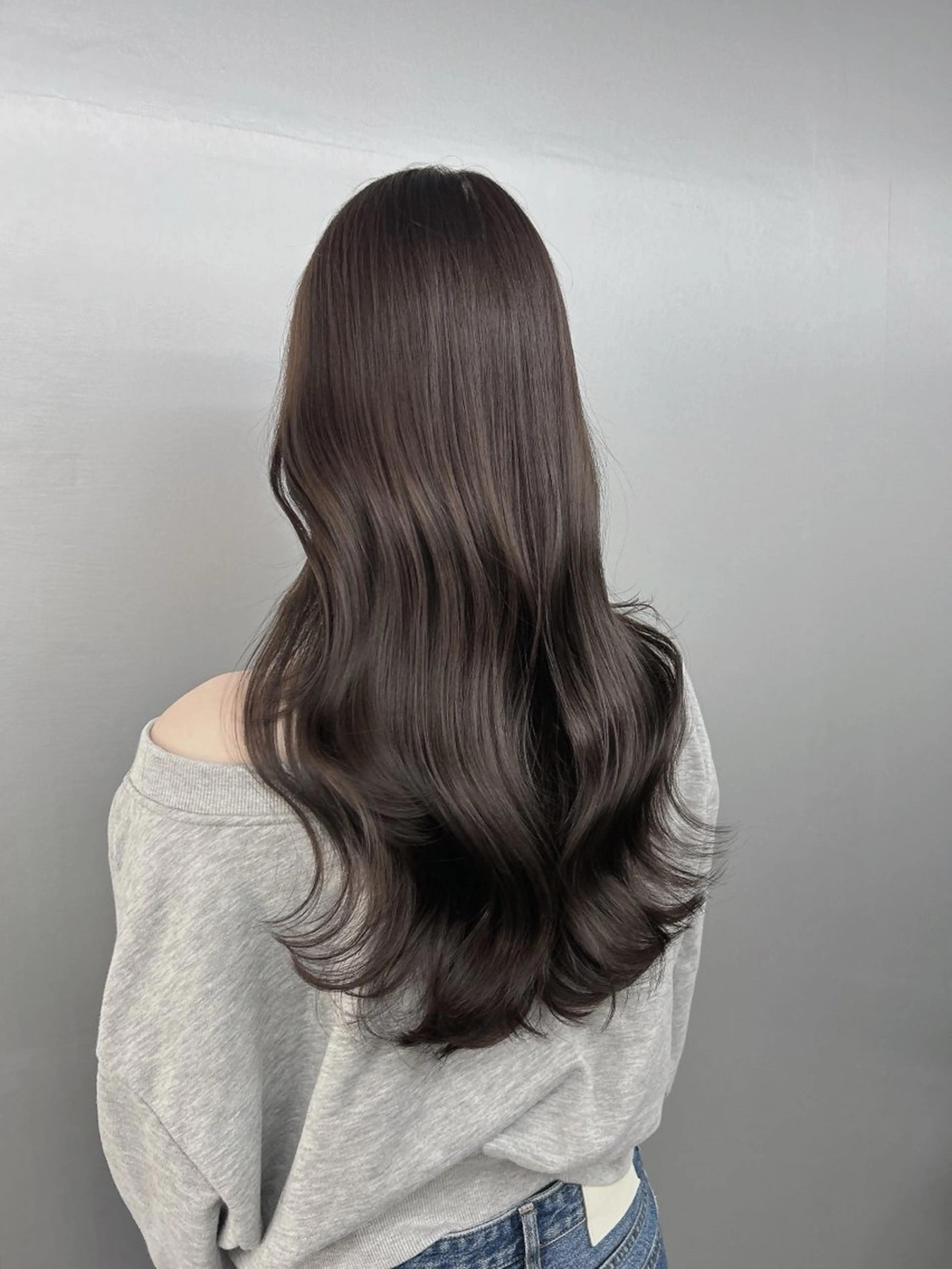 ロング アッシュ アッシュグレー ヘアカラー トリートメント 透明感グレージュ 田島晃汰のヘアスタイル