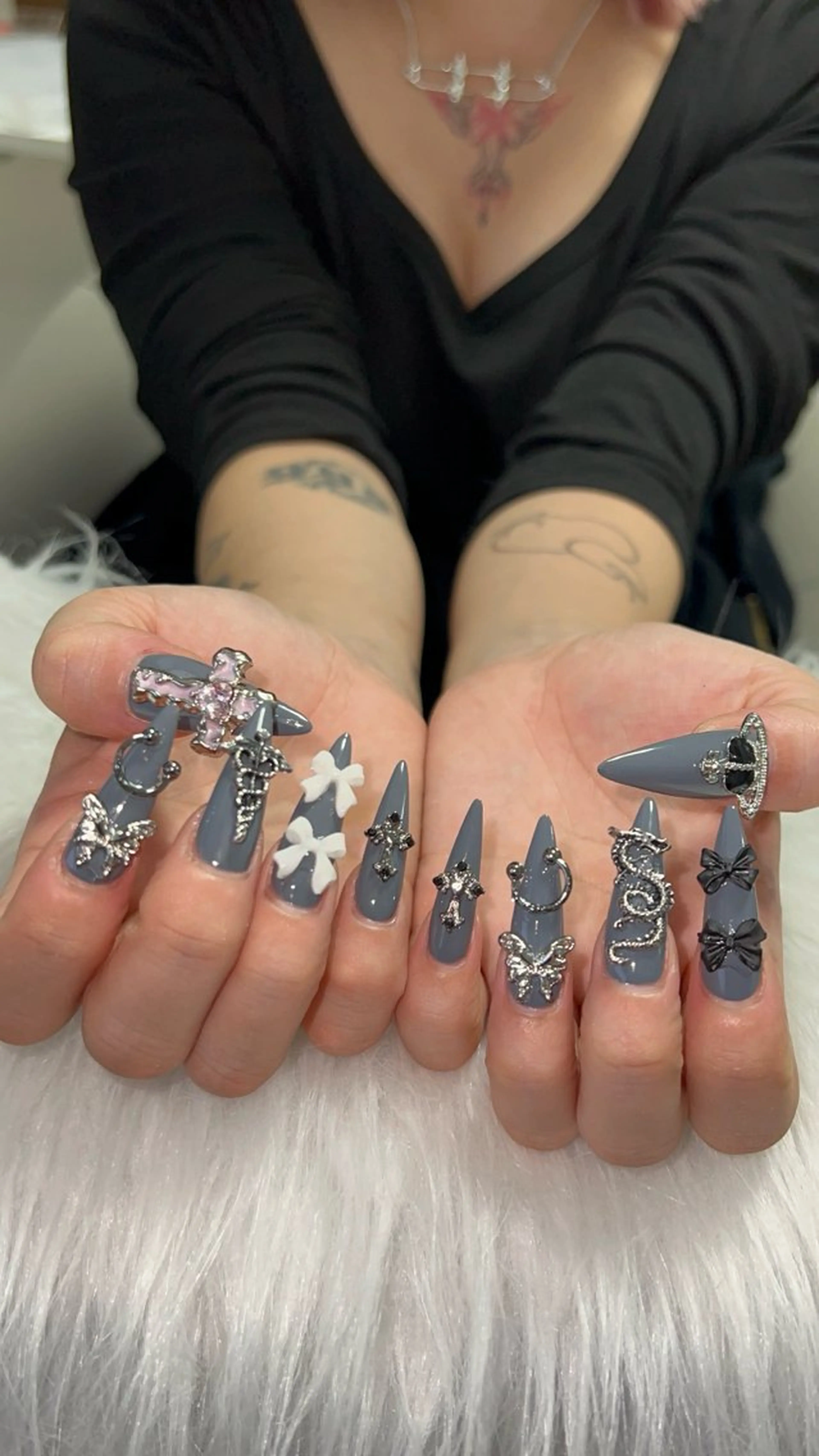 ネイル オーロラネイル クリアネイル フラッシュネイル ジェルネイル グラデーション ハンドネイル Amee Nailsalonのネイルデザイン