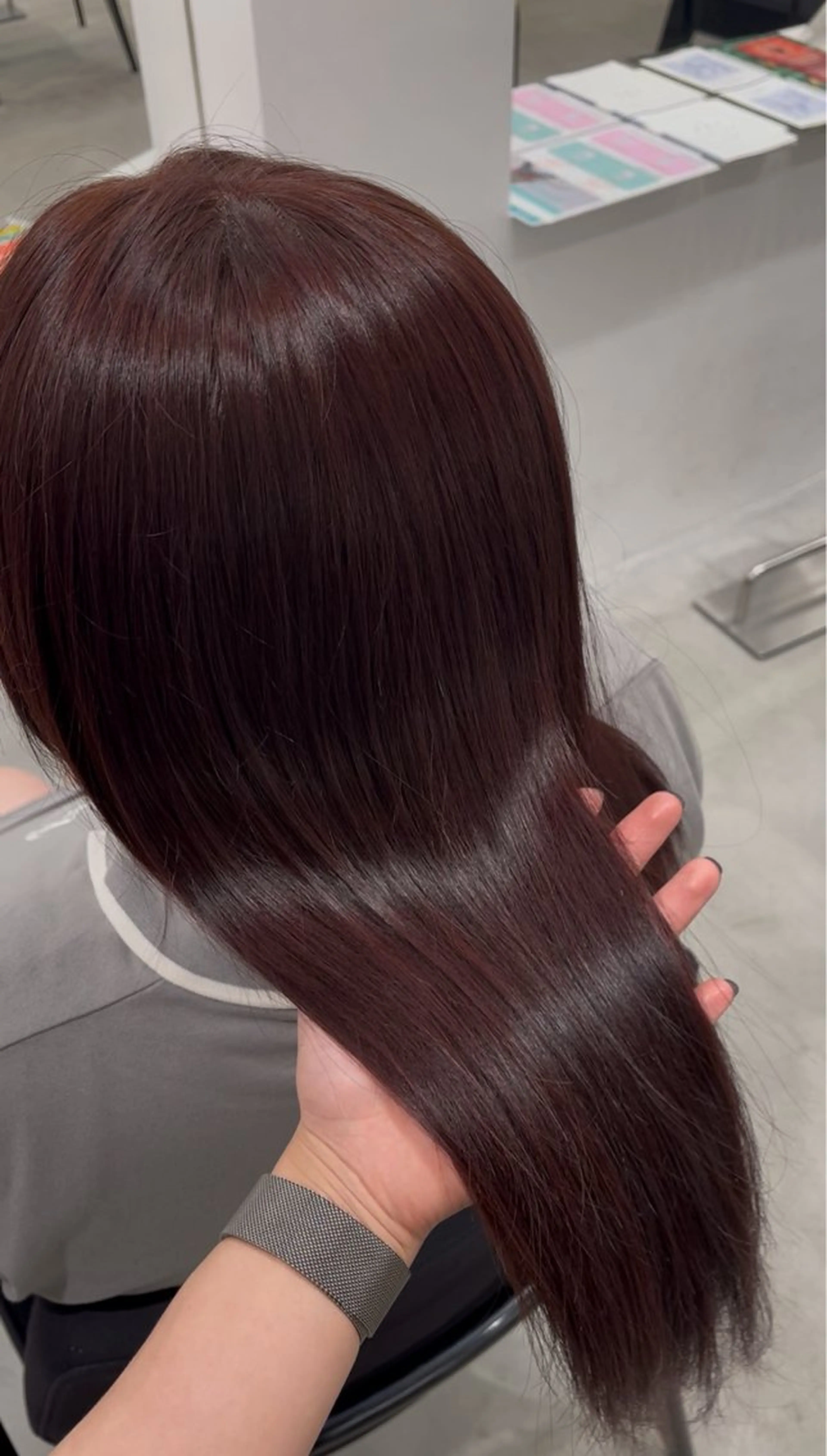 ロング ピンクブラウン 羽鳥 菜々子のヘアスタイル