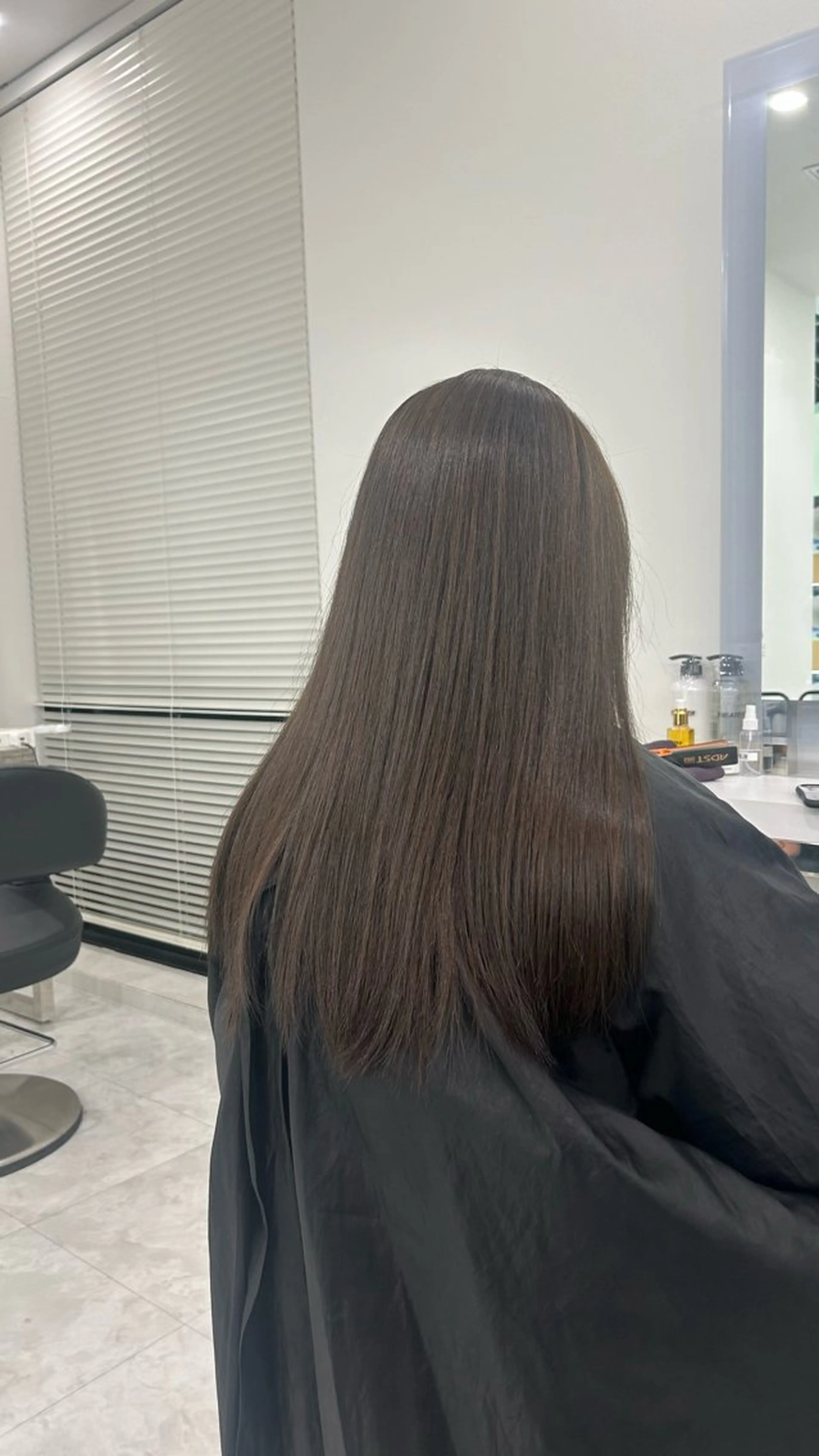 ロング ヘアカラー トリートメント 大人っぽベージュ🤍 レイヤーRikutoのヘアスタイル