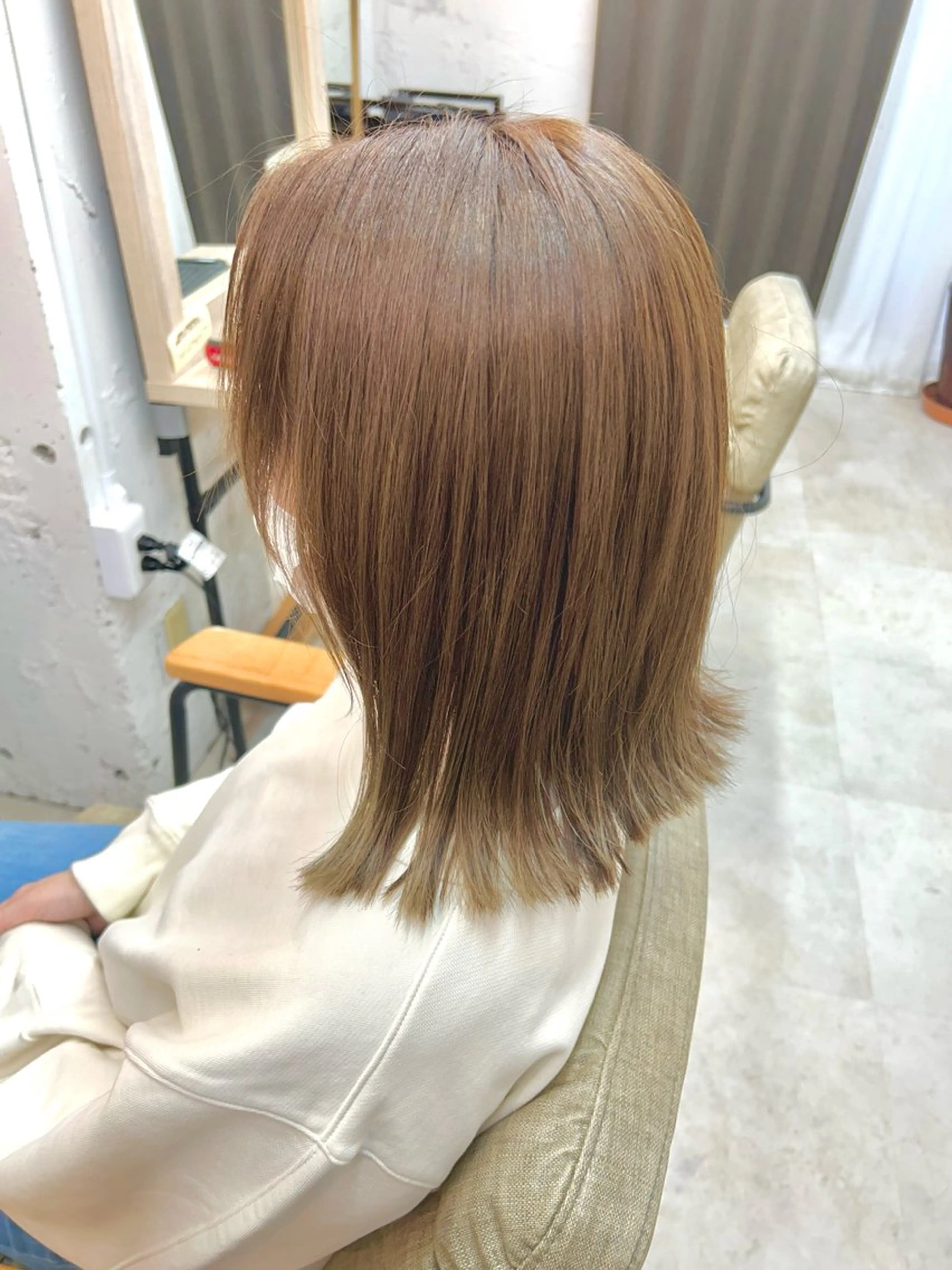 ミディアム 岩崎 美帆のヘアスタイル