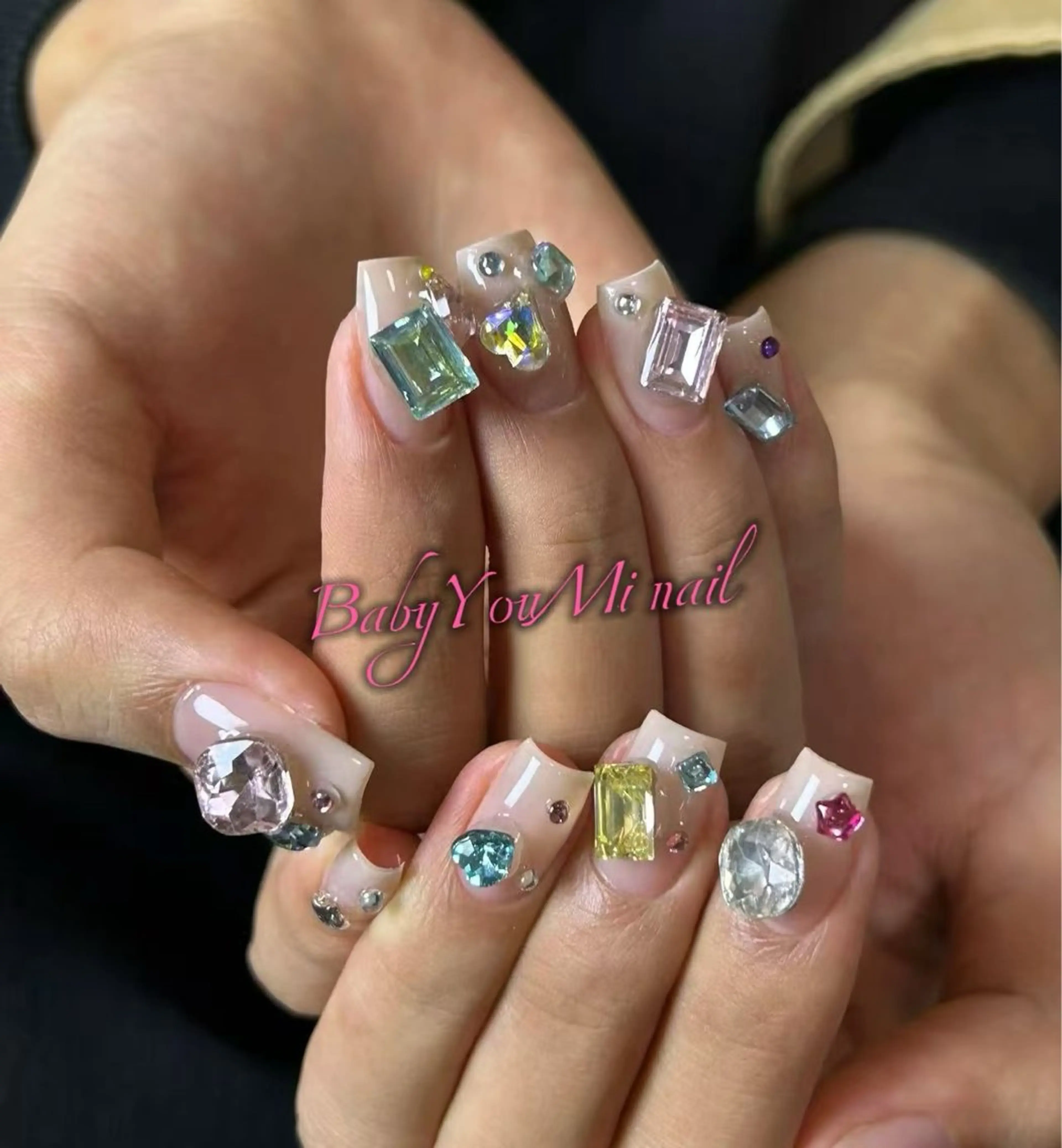 ネイル オーロラネイル フラワーネイル フットネイル フレンチネイル ジェルネイル ハンドネイル BabyYouMi nailのネイルデザイン