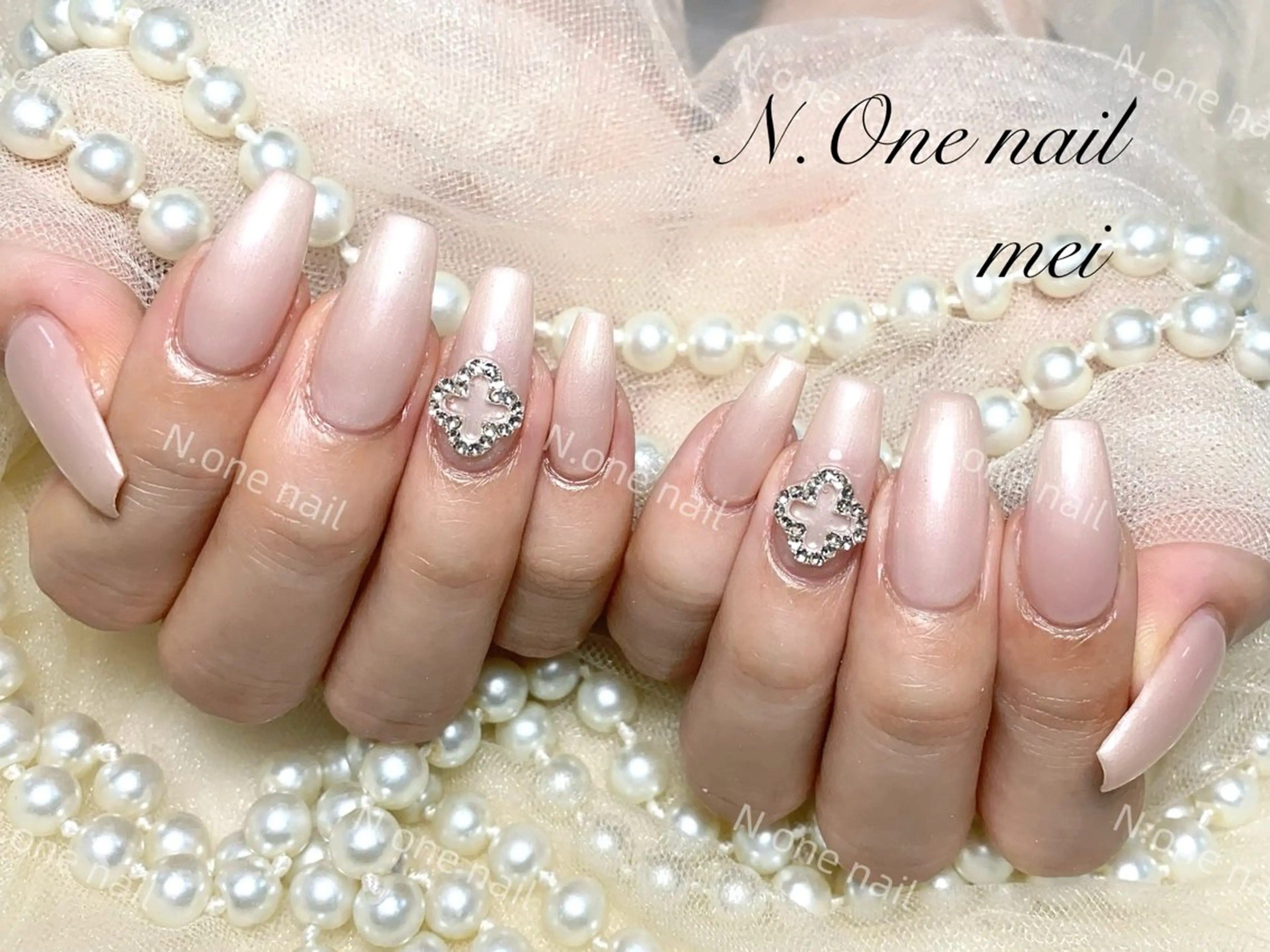 💗ジェルオフあり★【Hand】ワンカラー＋2個大パーツ ¥6480➡️¥5680の写真
